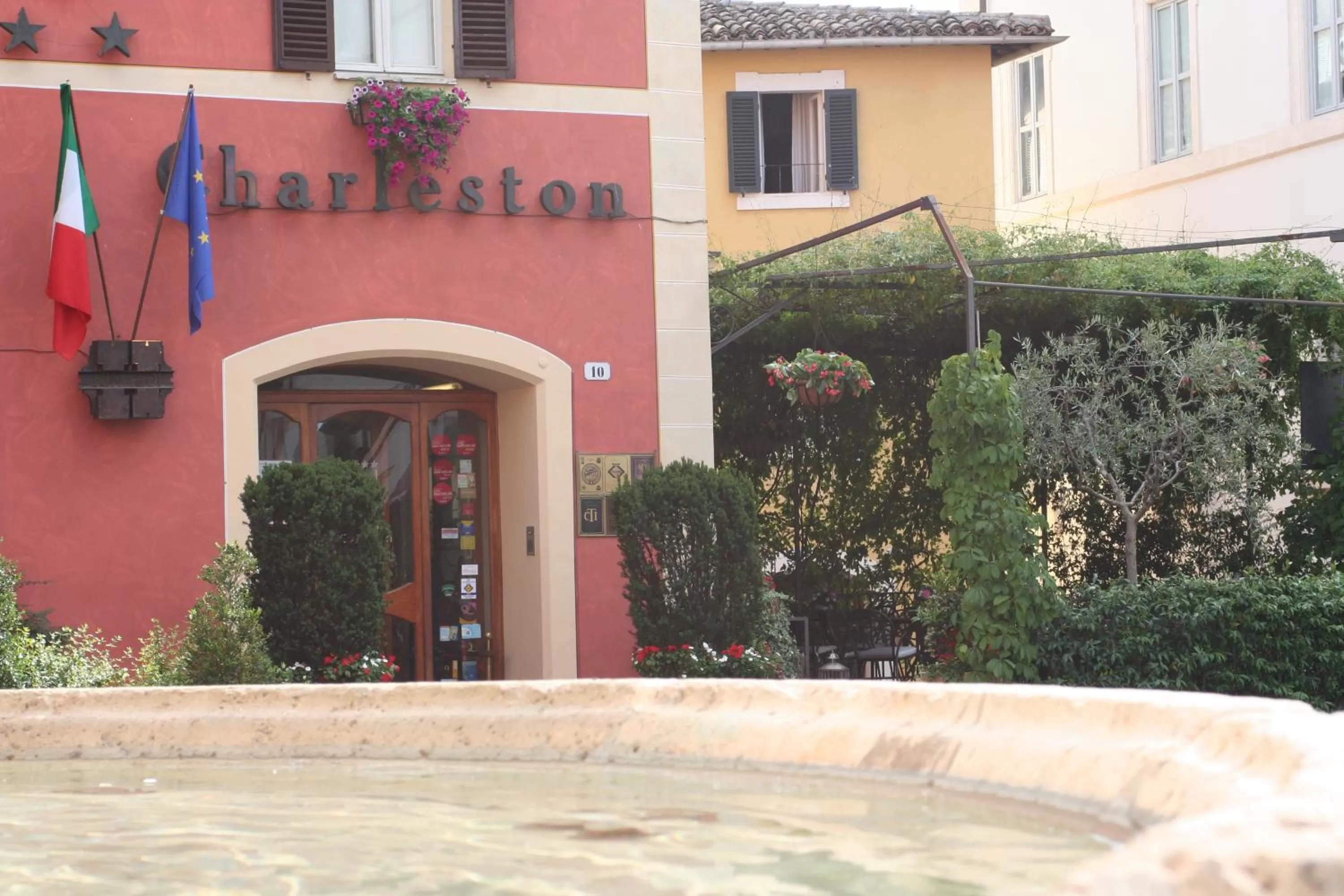 Facade/entrance in Hotel Charleston