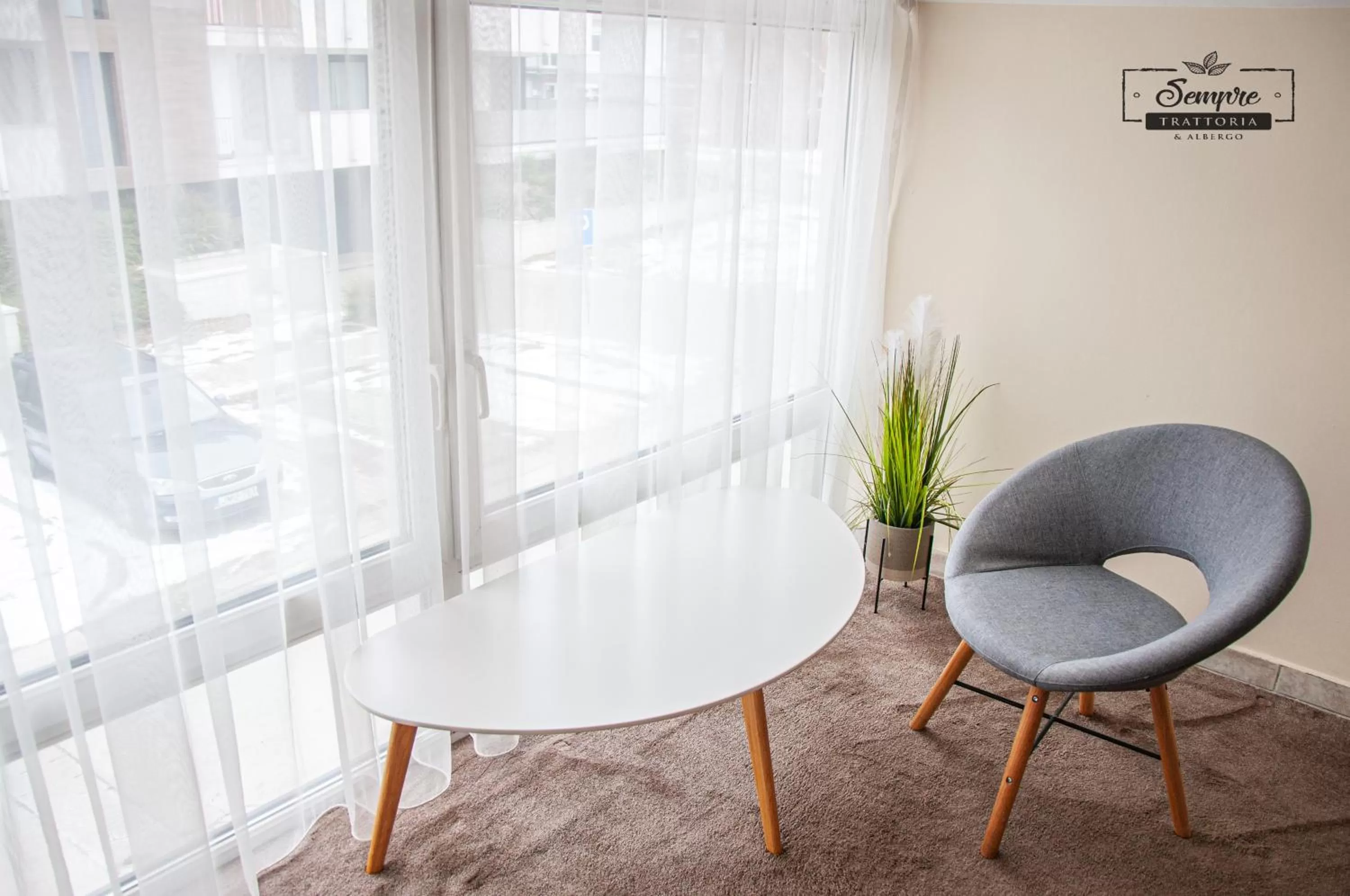 Seating Area in Sempre Étterem És Panzió
