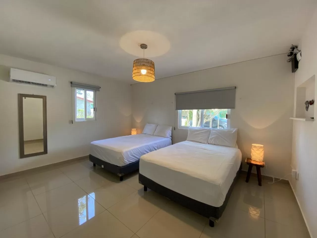 Photo of the whole room, Bed in Casa Colibrí El Cuyo