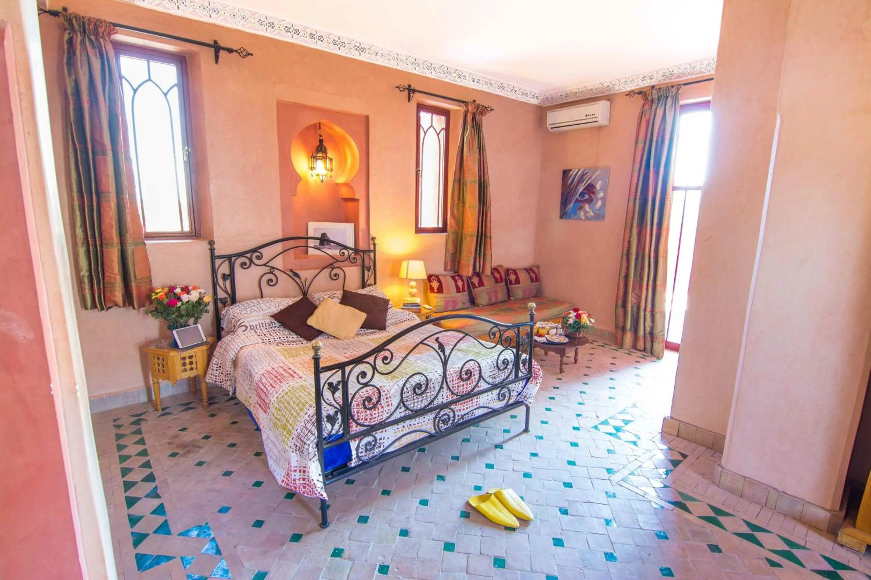 Staff, Bed in Le Relais De Marrakech