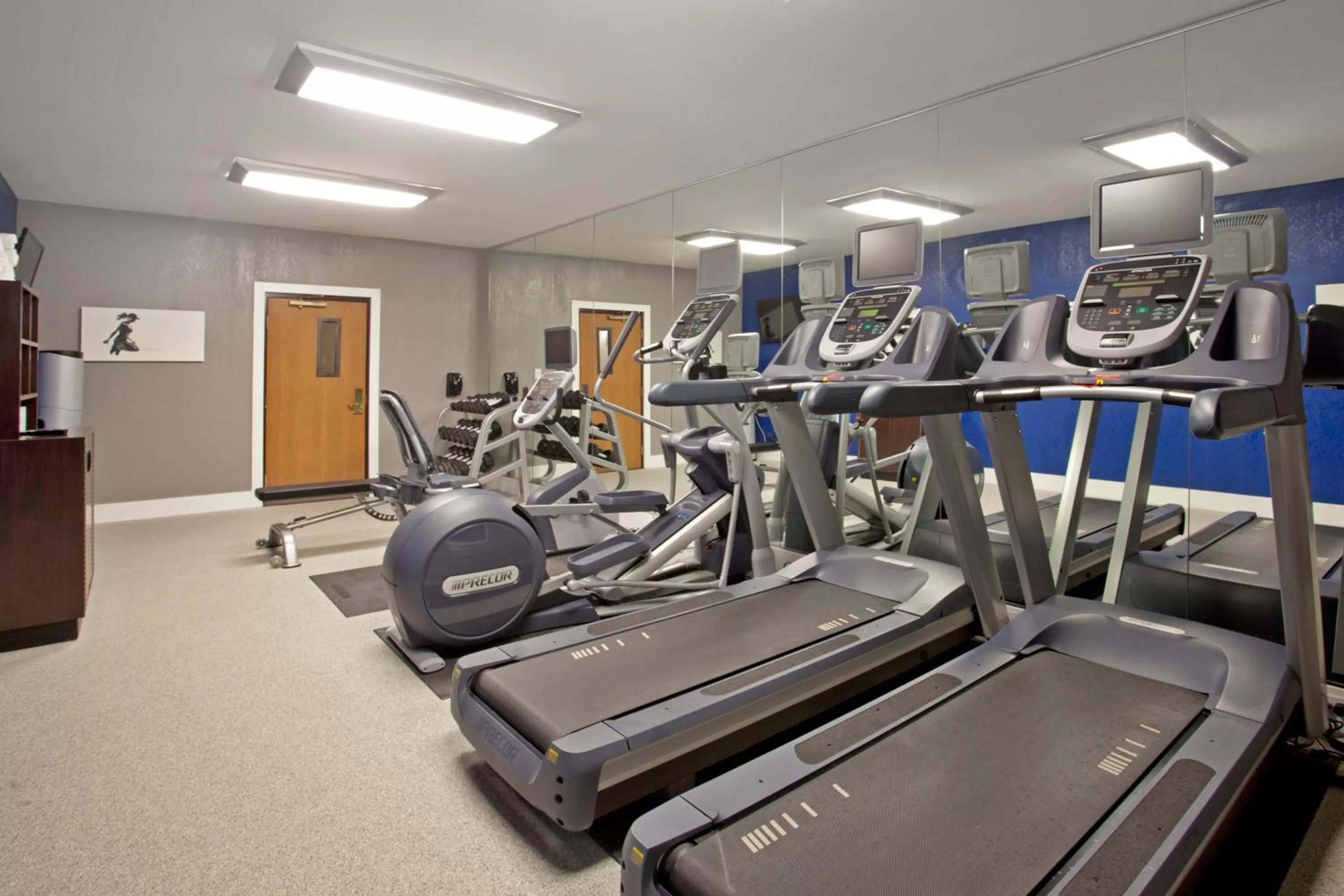 Spa and wellness centre/facilities in Holiday Inn Express Hotel & Suites Minneapolis - Minnetonka by IHG