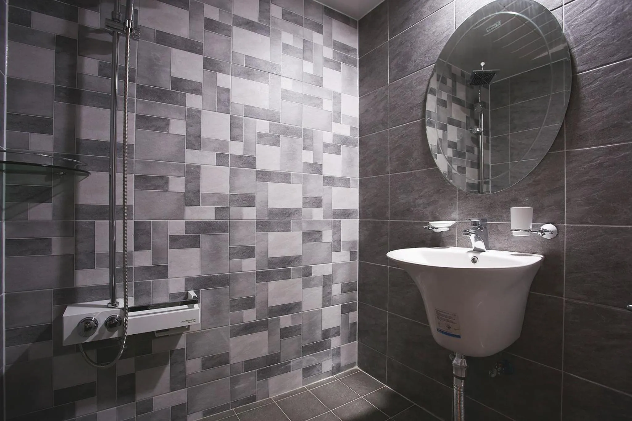 Bathroom in Goodstay Grand Motel Chuncheon