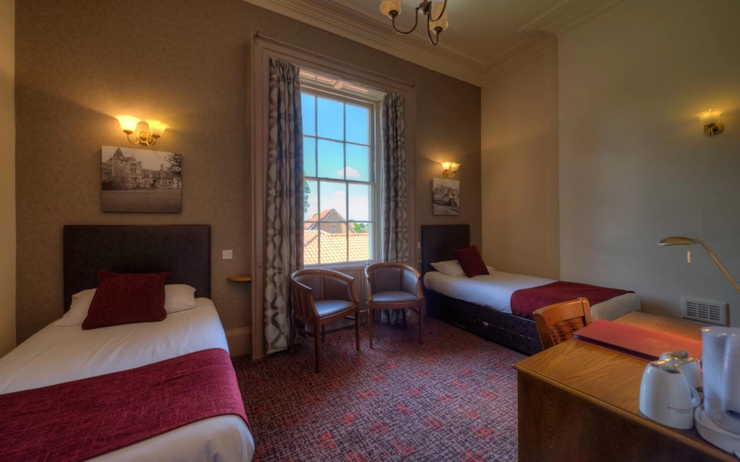 Bed in The Elms Hotel