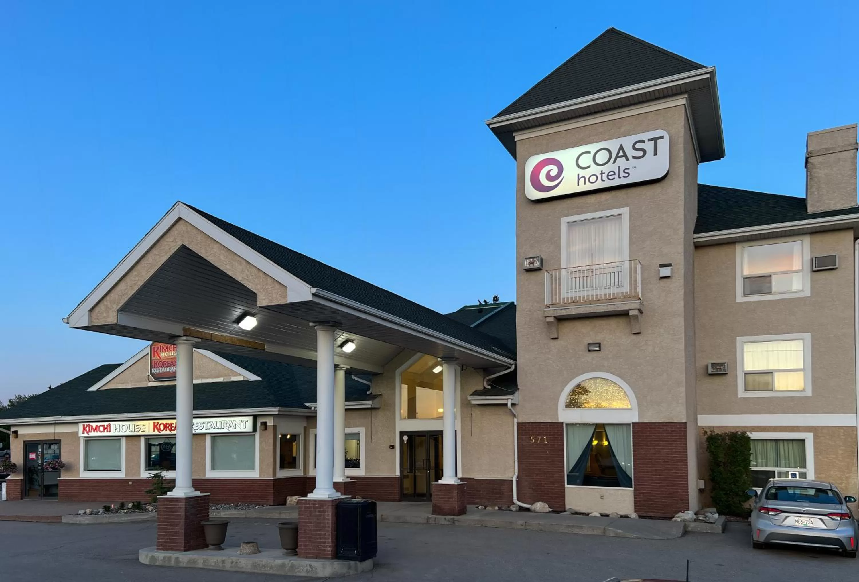 Property building in Coast Hinton Hotel