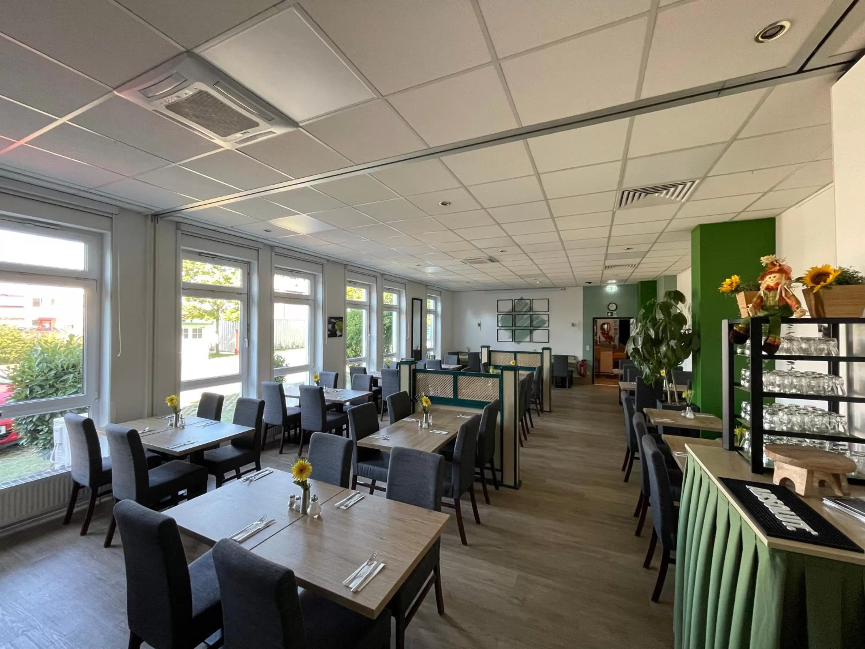 Restaurant/places to eat in ACHAT Hotel Monheim am Rhein