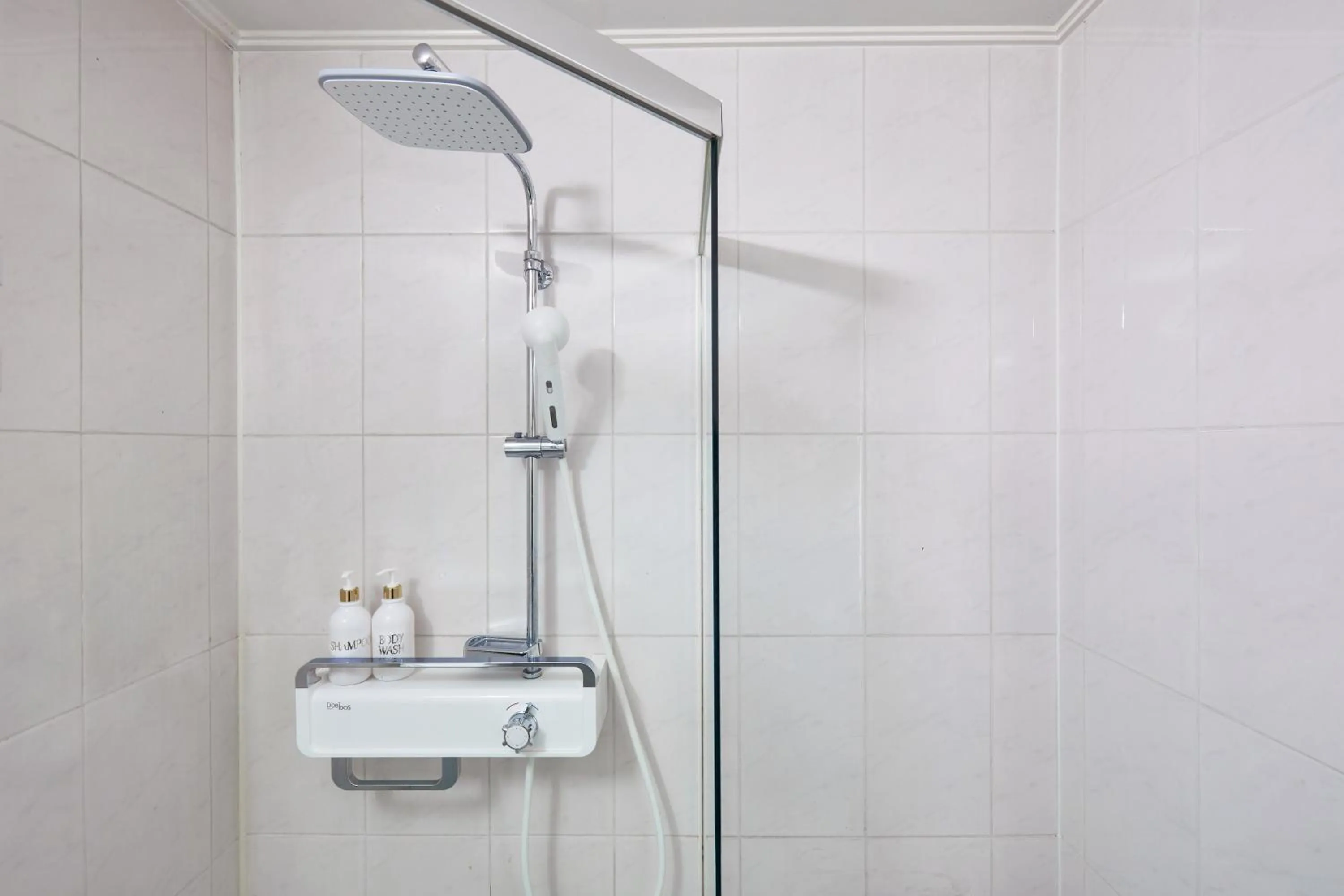 Shower in Gyeongju Mauna Ocean Resort