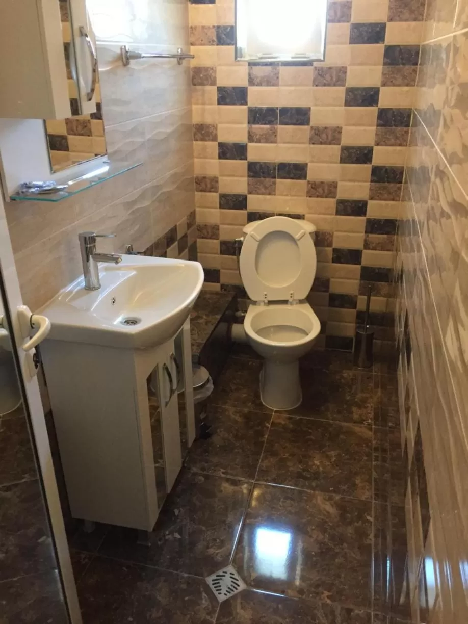 Bathroom in Family Hotel Malibu