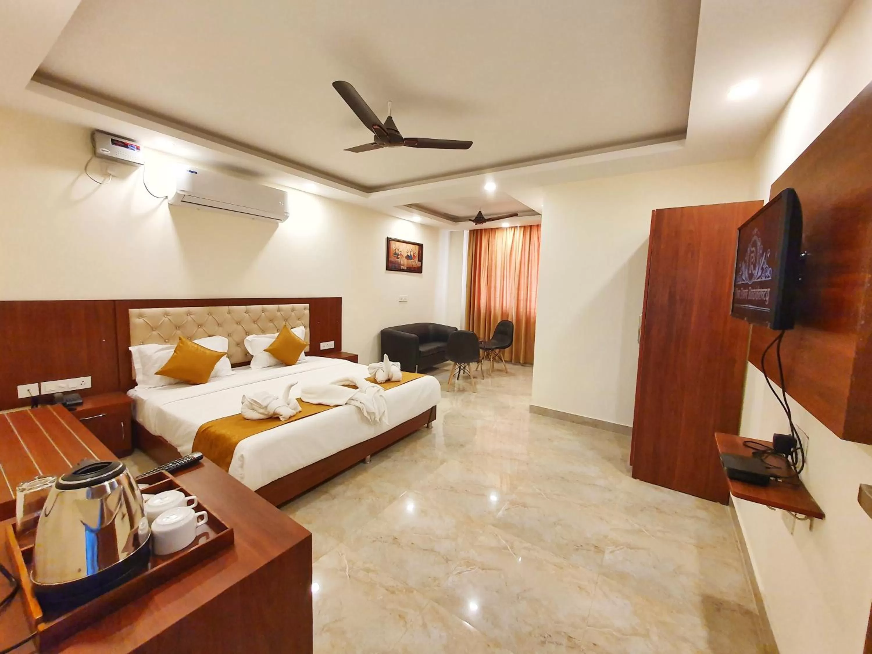 Photo of the whole room, Bed in The Park Residency