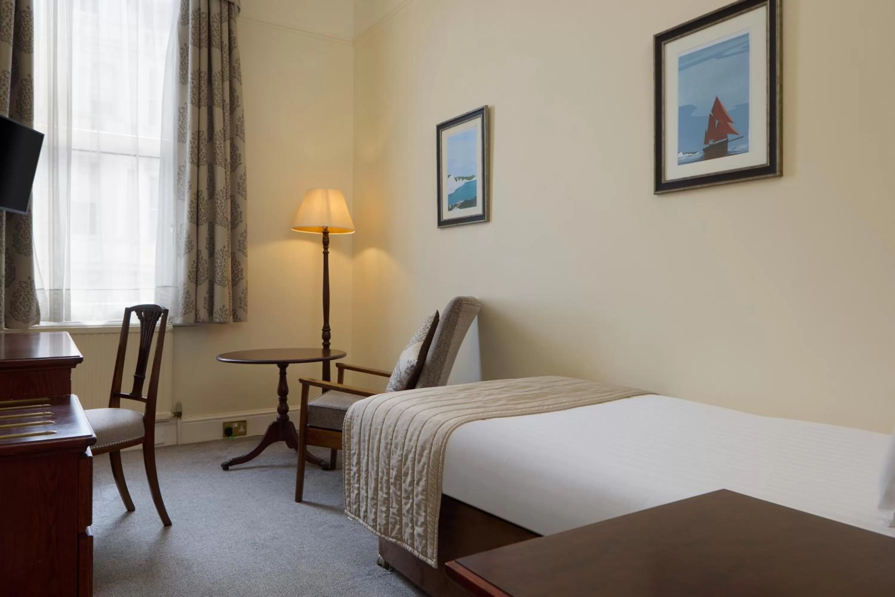 Bedroom, Bed in The Lansdowne, Eastbourne