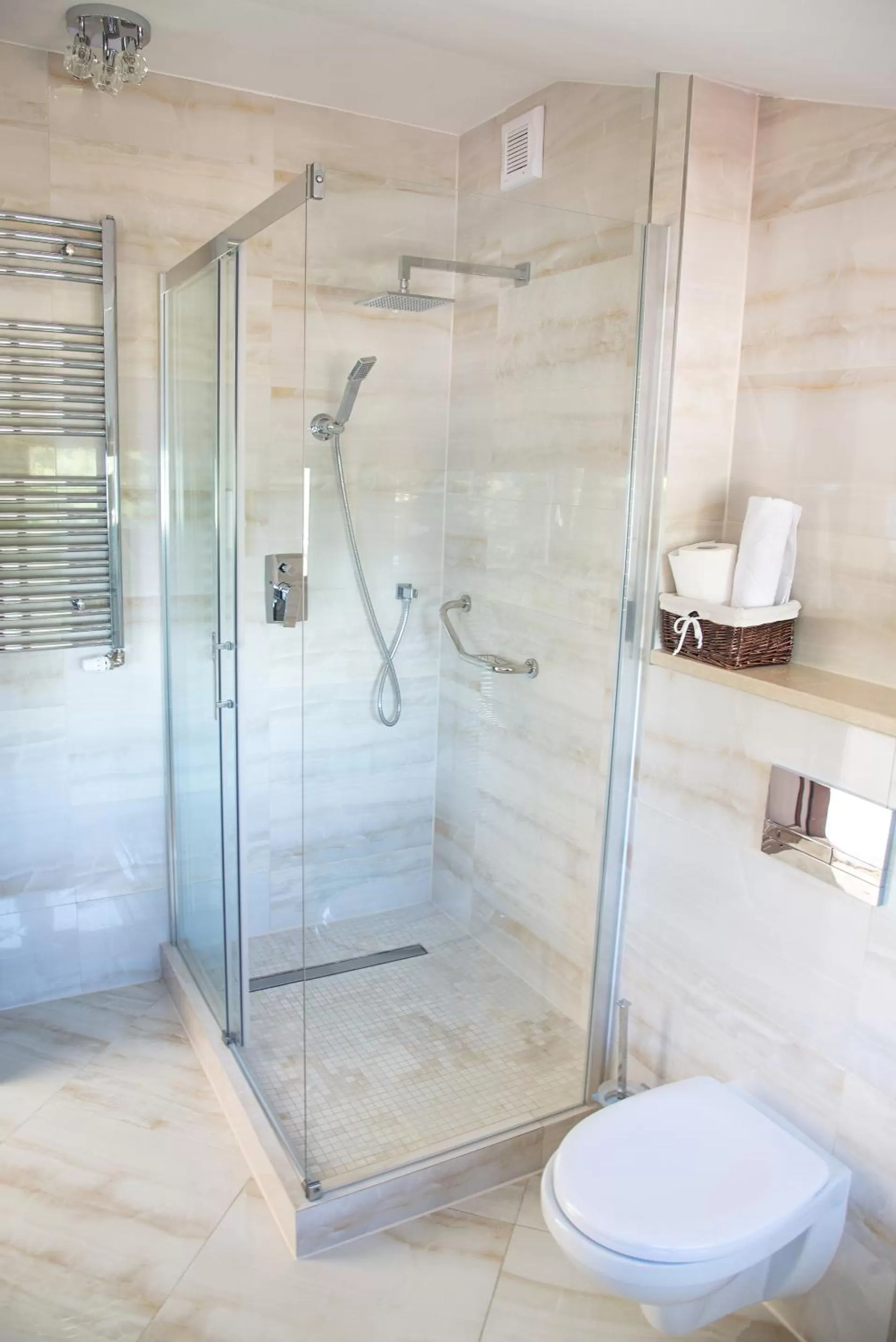 Shower in COLUMBUS Apartamenty Ustka - Limanowskiego 1