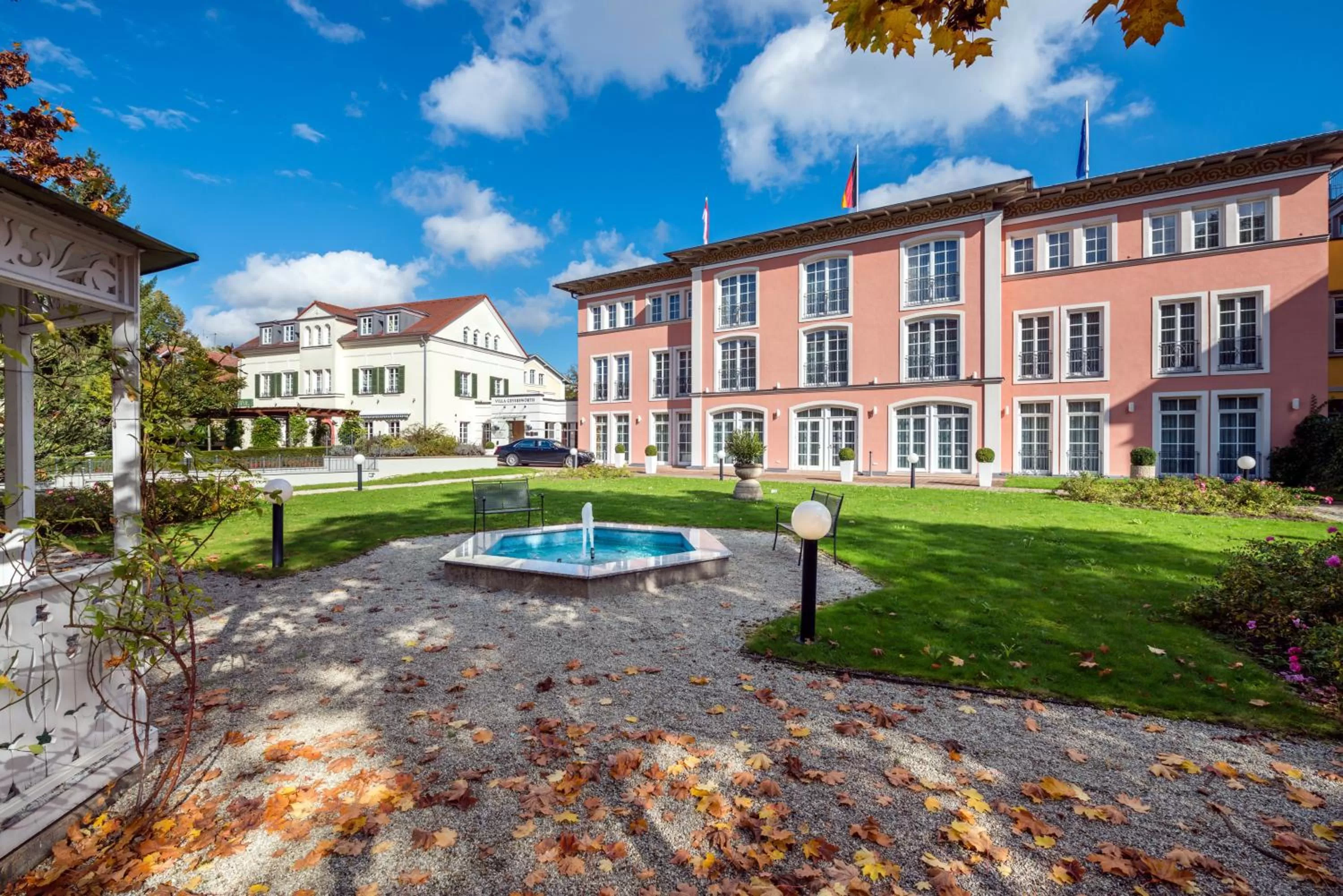 Facade/entrance, Property Building in Hotel Villa Geyerswörth