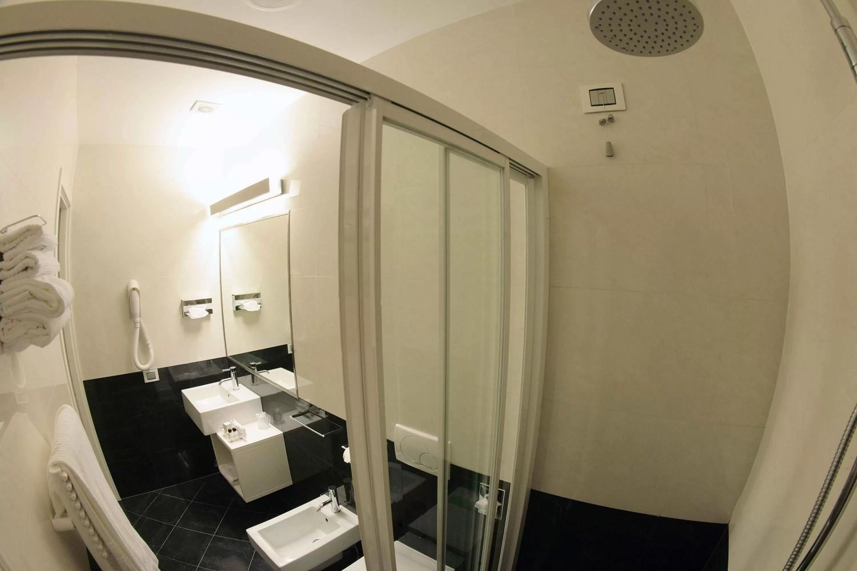 Shower in Urban Hotel Design