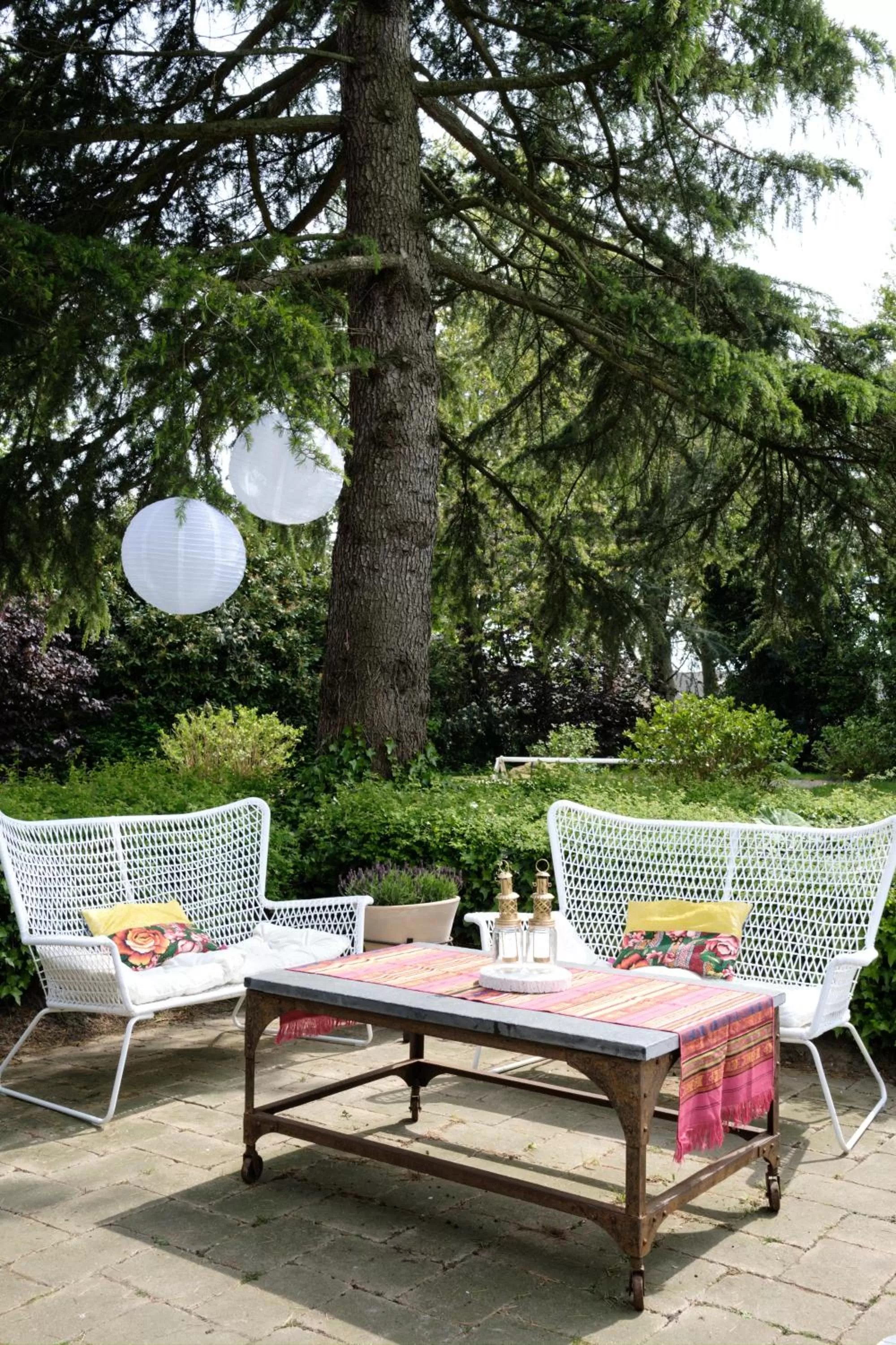 Garden in het opgemaakte bed