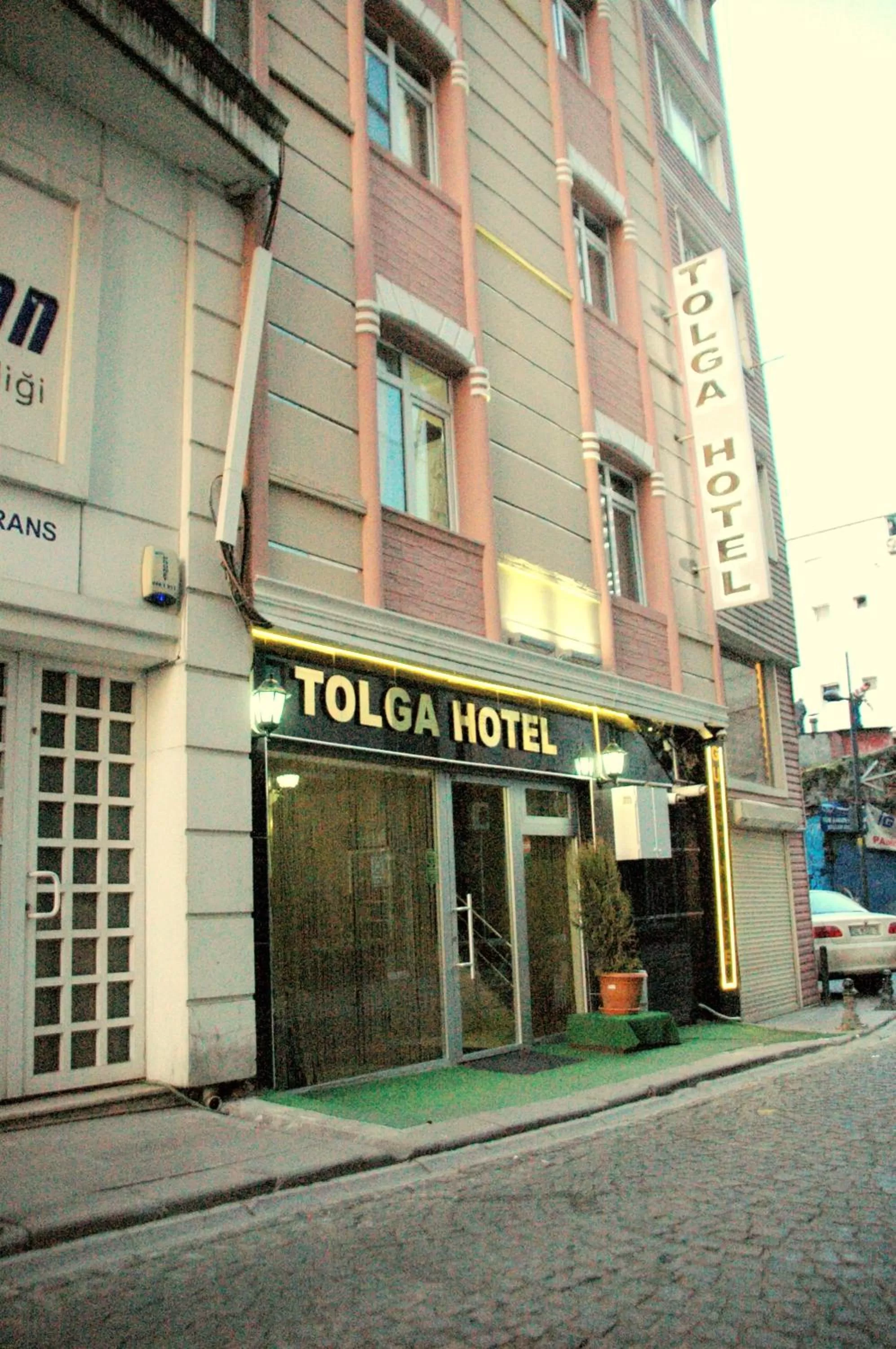 Facade/entrance, Property Building in Tolga Hotel