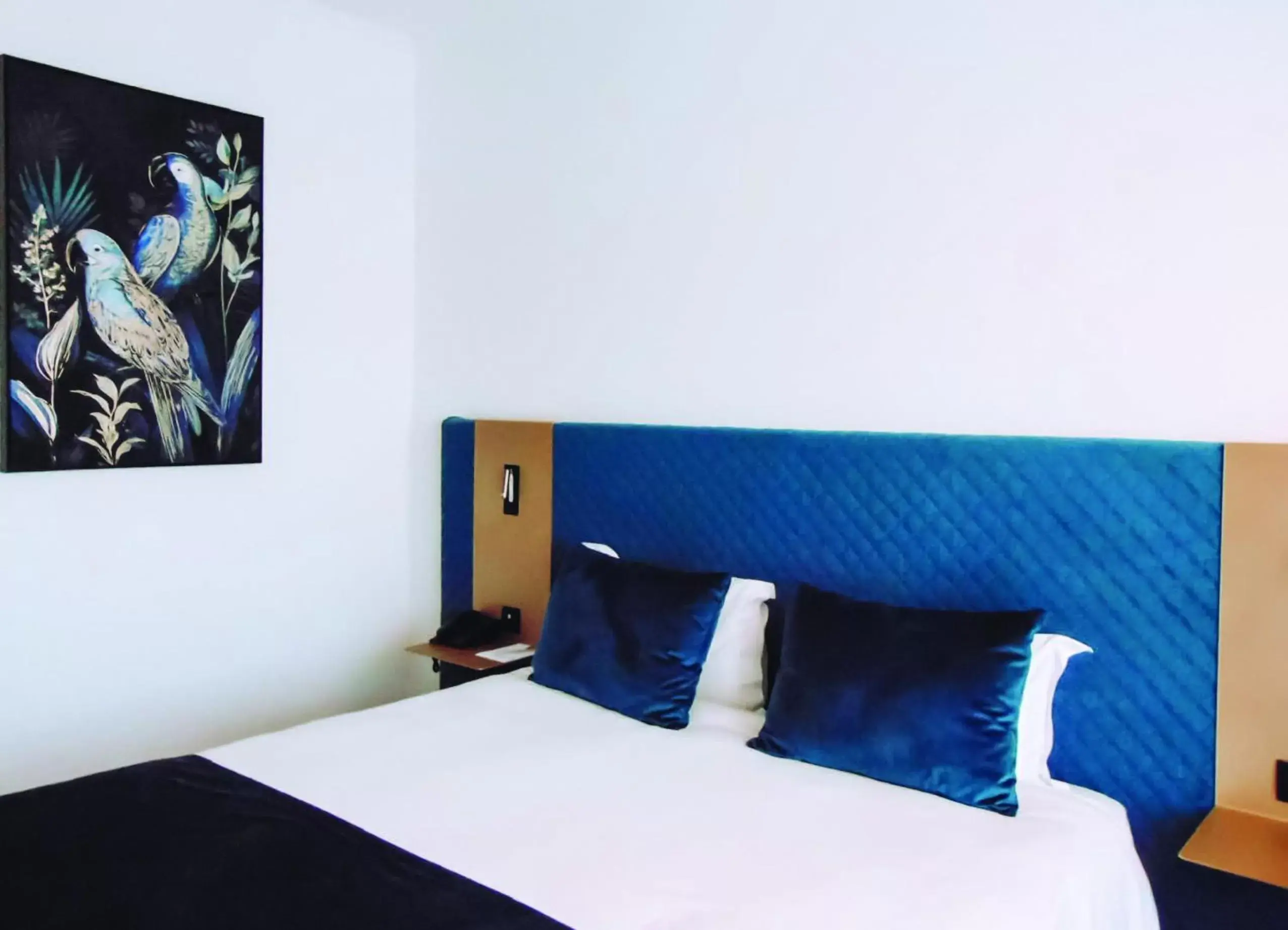 Superior Double or Twin Room with City View - single occupancy in Ajax Hotel Superior Double or Twin Room with City View - single occupancy in Ajax Hotel