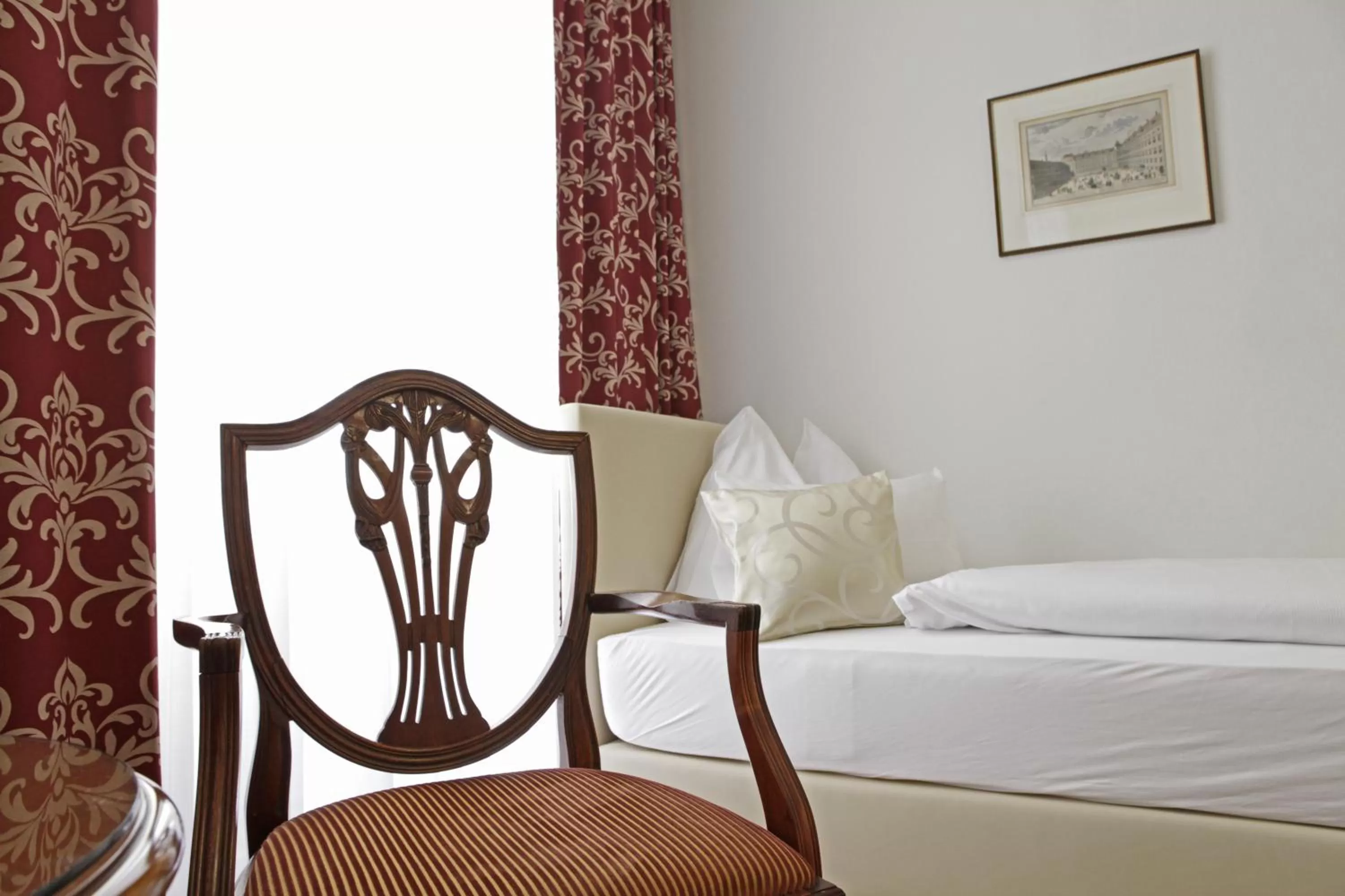 Bedroom, Bed in Hotel Domizil