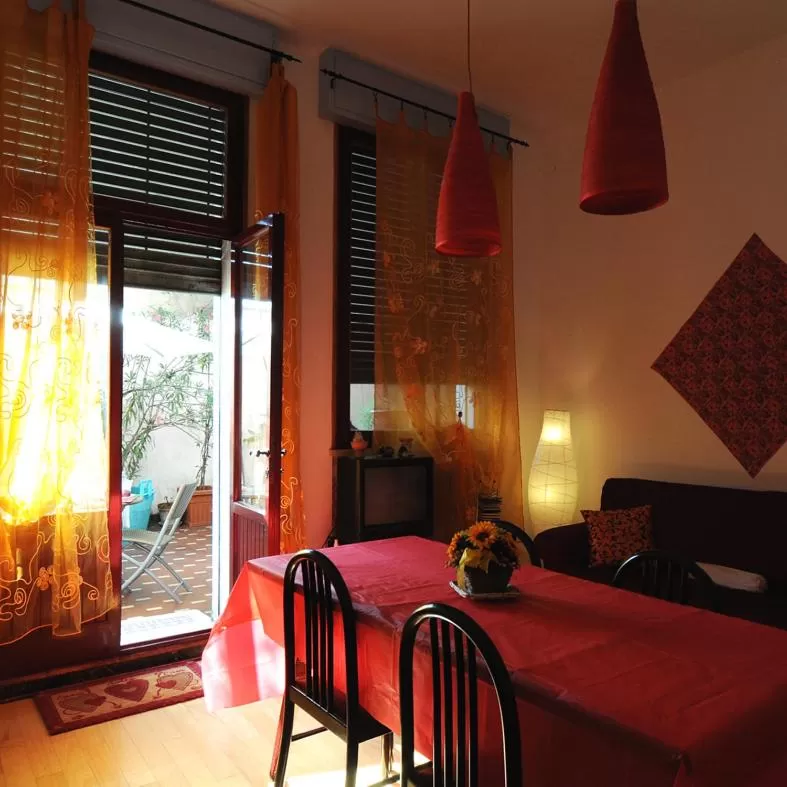 Communal lounge/ TV room, Bed in B&B Arabesque