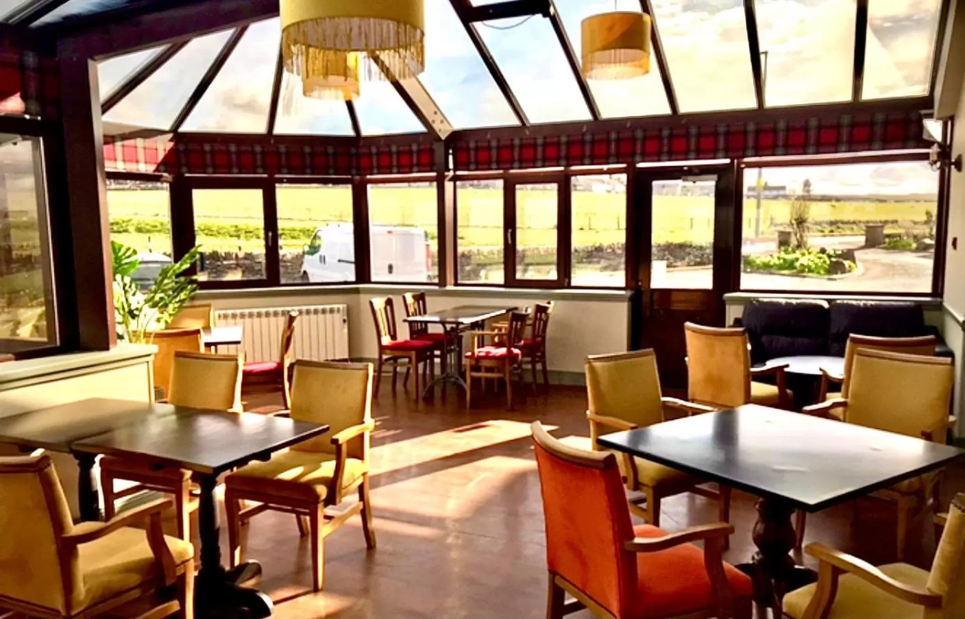 Restaurant/Places to Eat in The Weigh Inn Hotel & Lodges