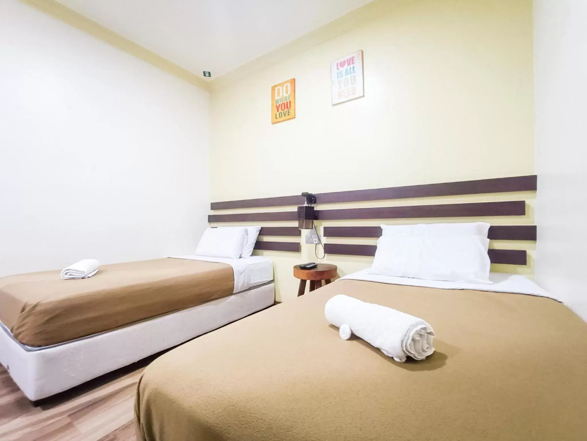 Deluxe Twin Room in PAKA DALYLA HOTEL Deluxe Twin Room in PAKA DALYLA HOTEL