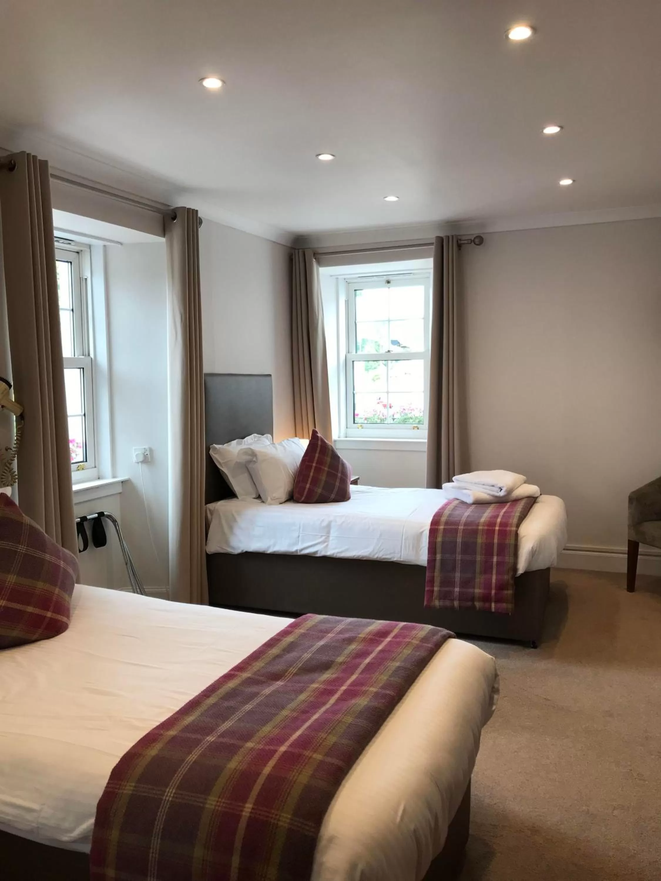Bed in The Inverkip Restaurant, Bar & Hotel