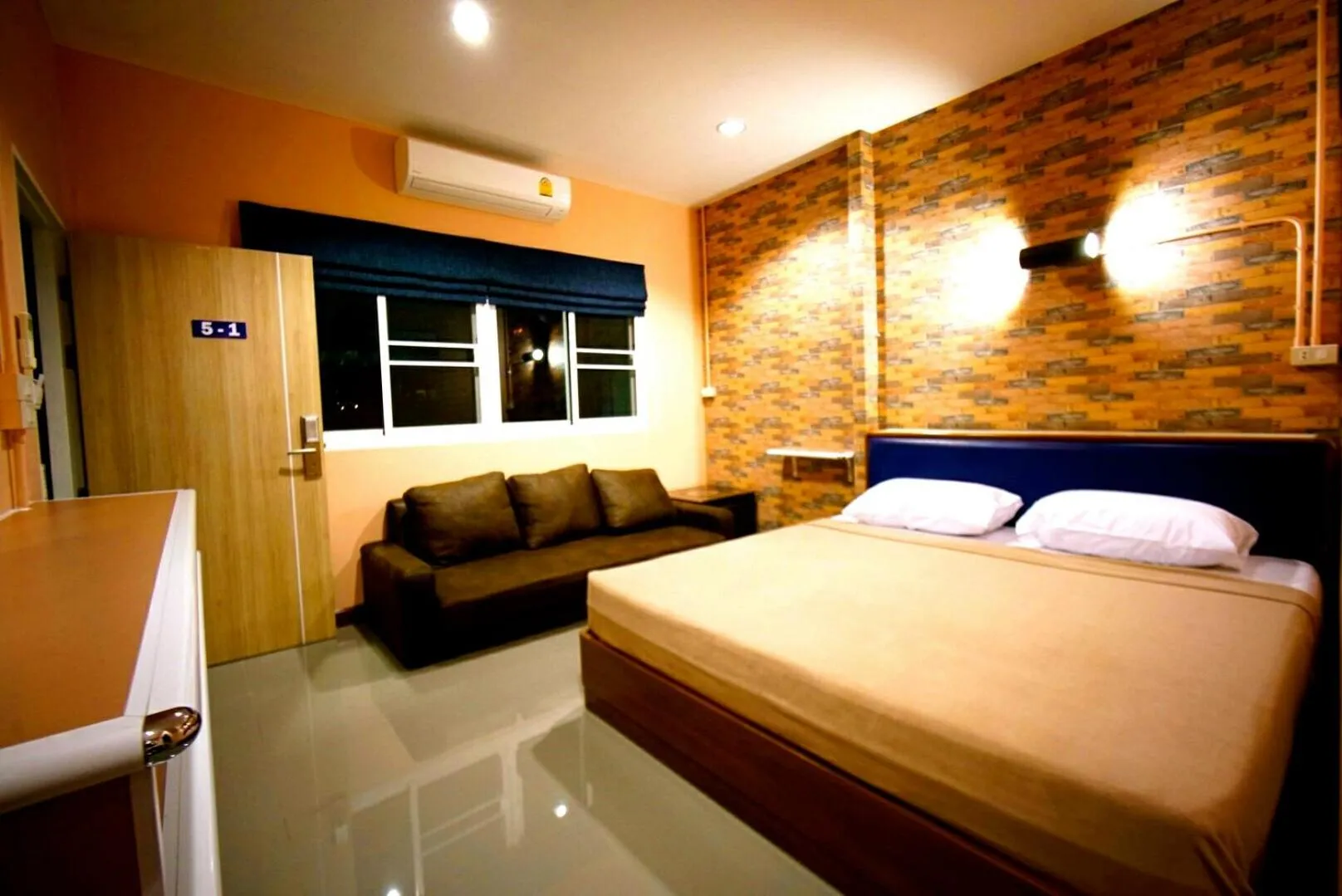 Photo of the whole room, Bed in Urban Hostel Bangkok