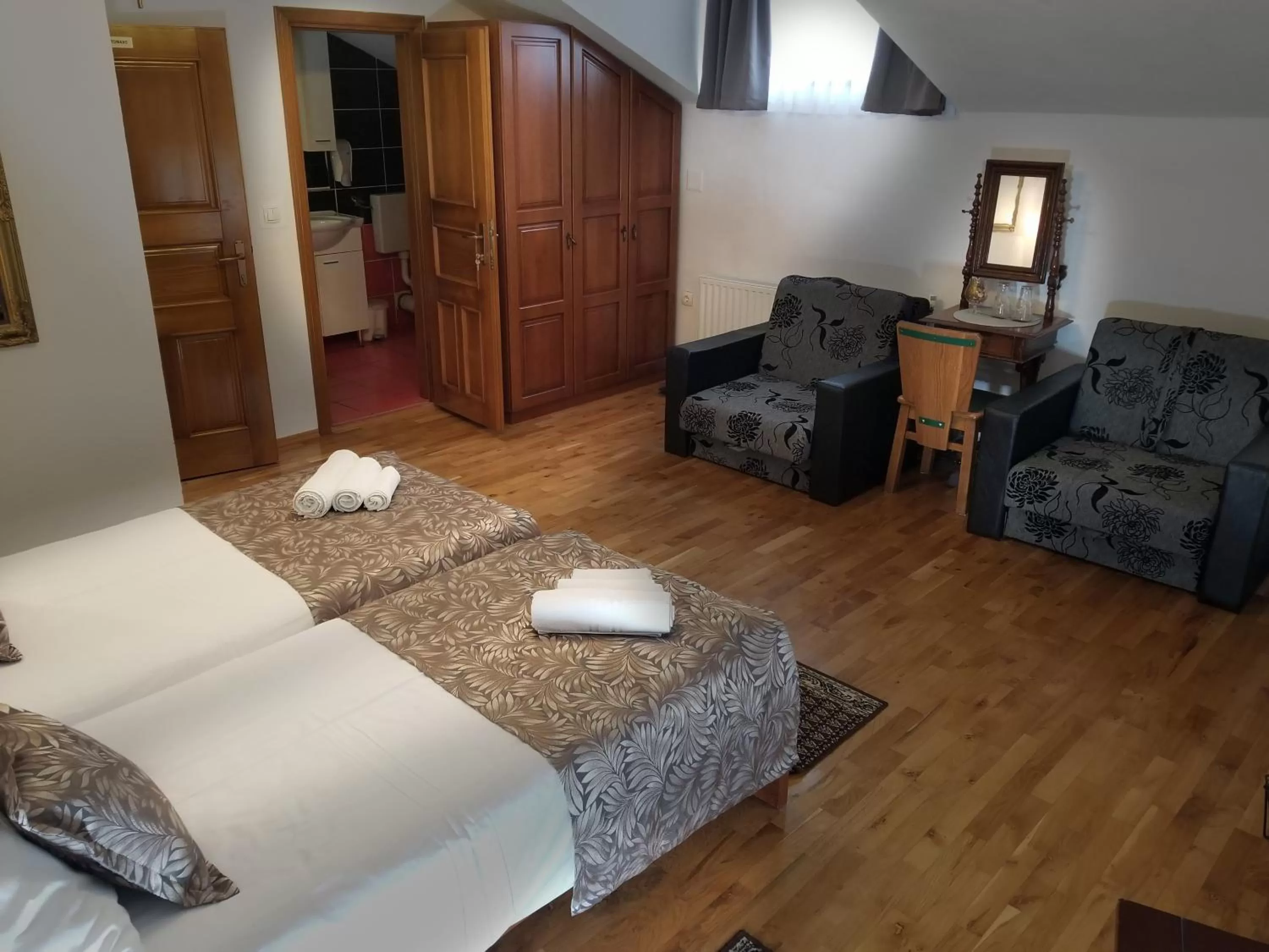 Photo of the whole room, Seating Area in Wellness B&B Winery Sontacchi