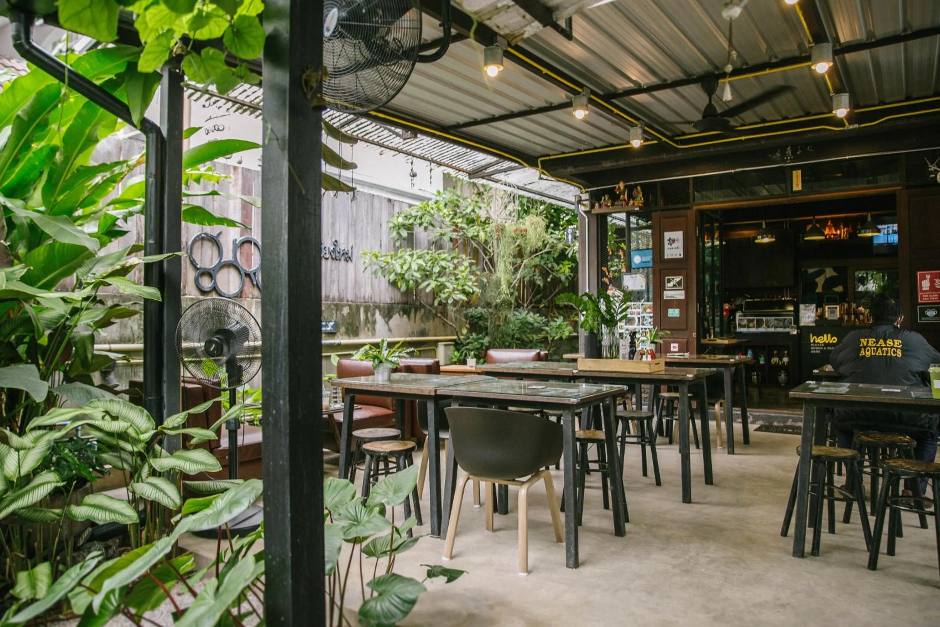 Restaurant/places to eat in Gord ChiangMai Hotel