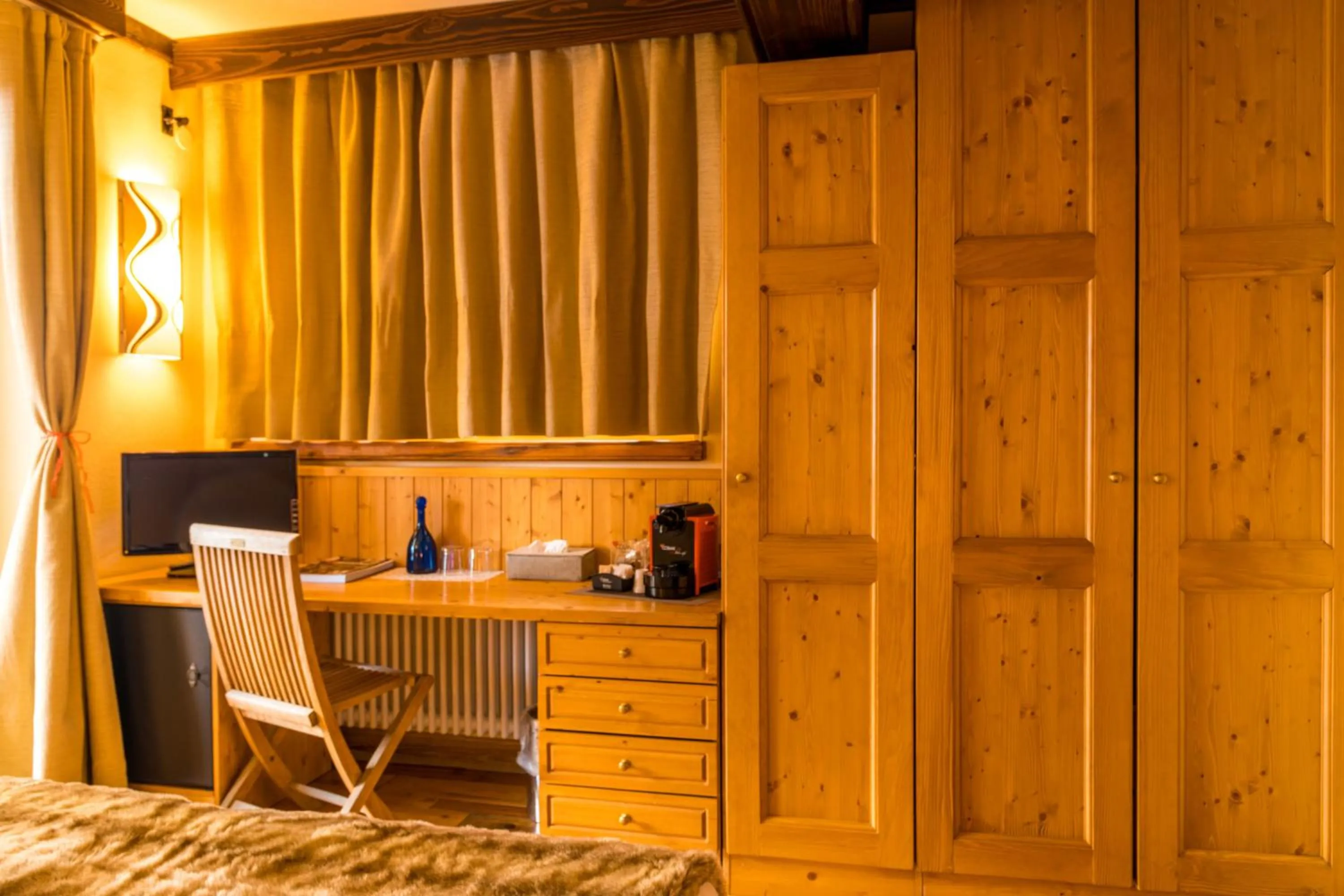 TV and multimedia in Shatush Hotel