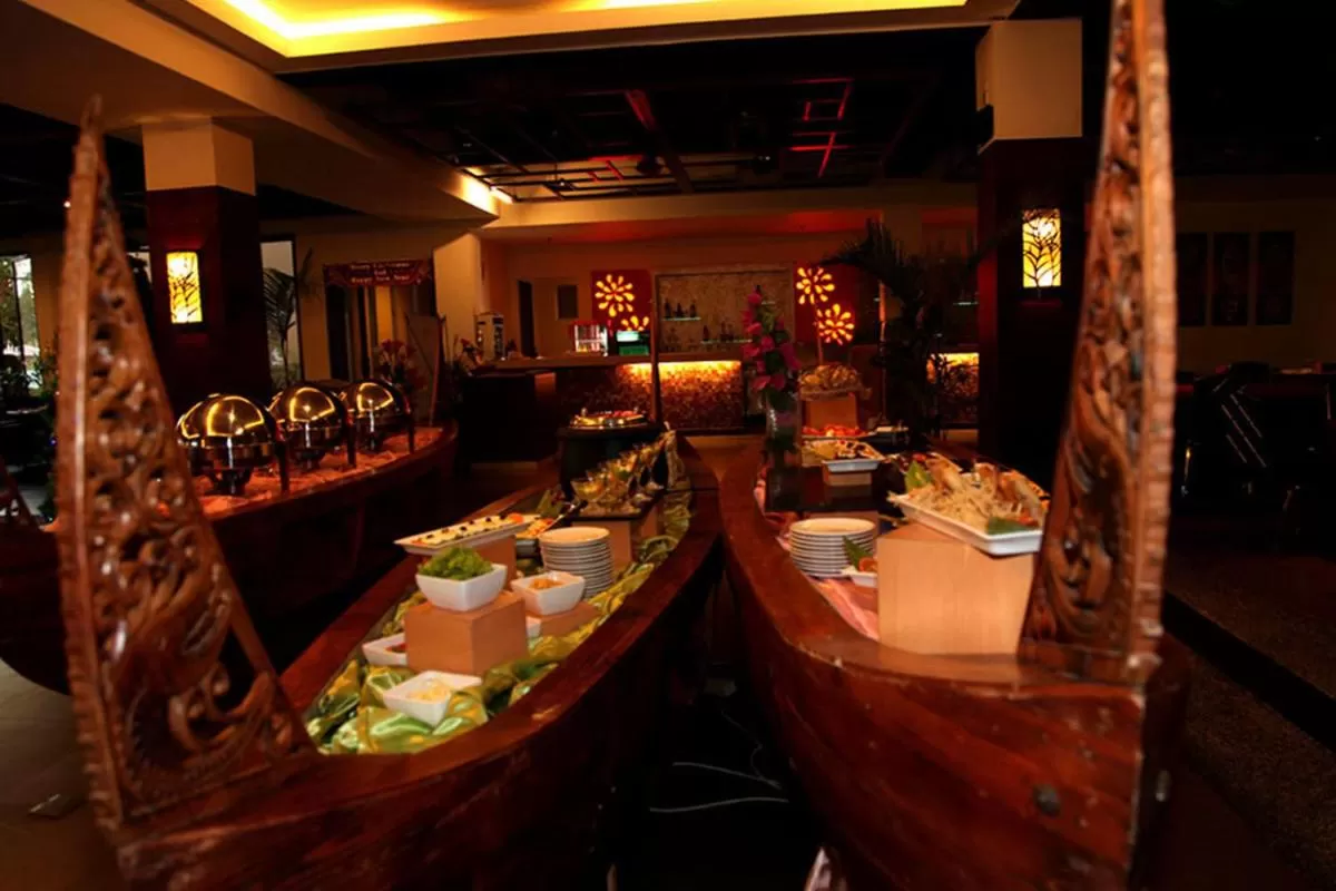 Restaurant/places to eat in The Natsepa Resort and Conference Center