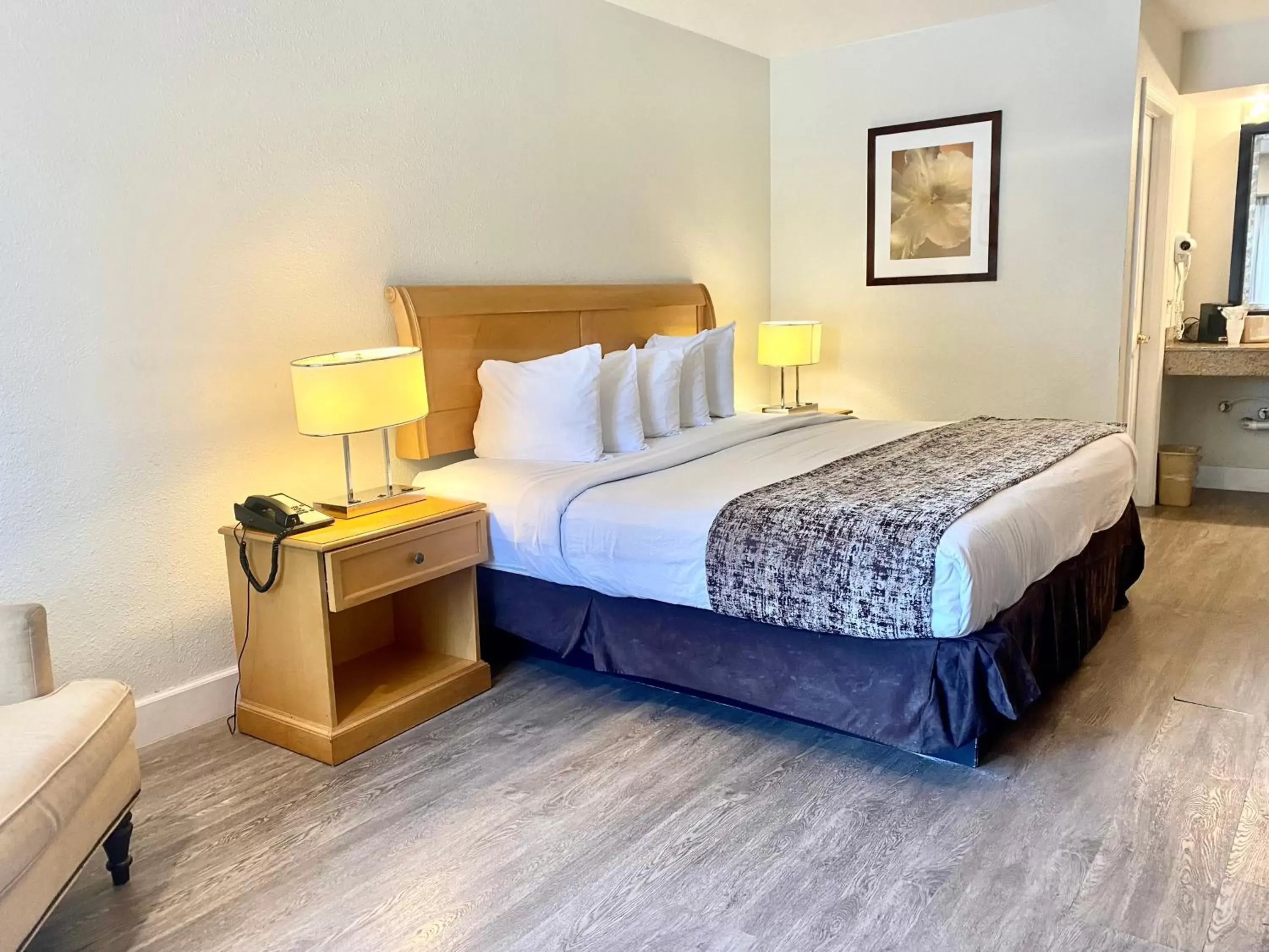 Traditional King Room in Garden Inn of Homestead Traditional King Room in Garden Inn of Homestead