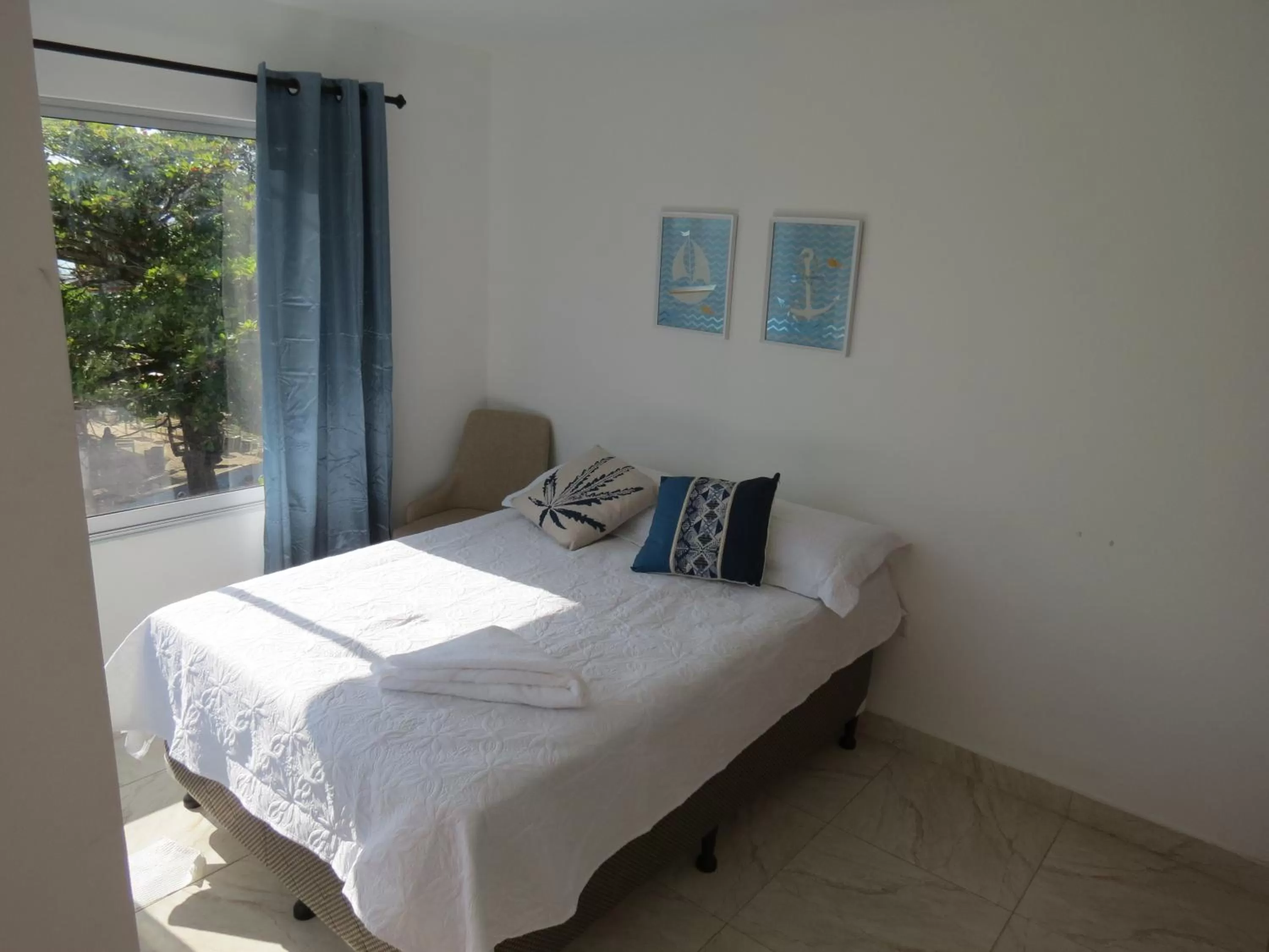 Photo of the whole room, Bed in ZOJO MARiNA BAY