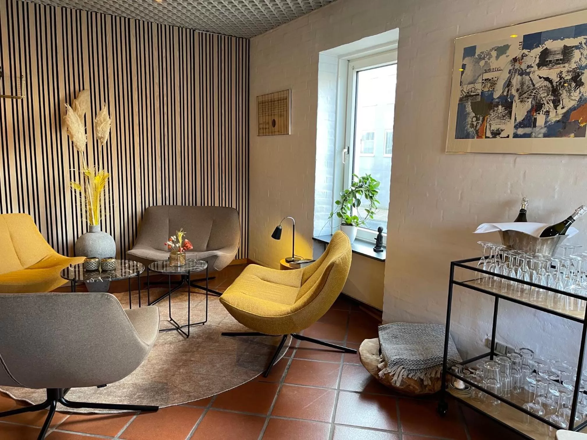 Communal lounge/ TV room in City Hotel Nattergalen