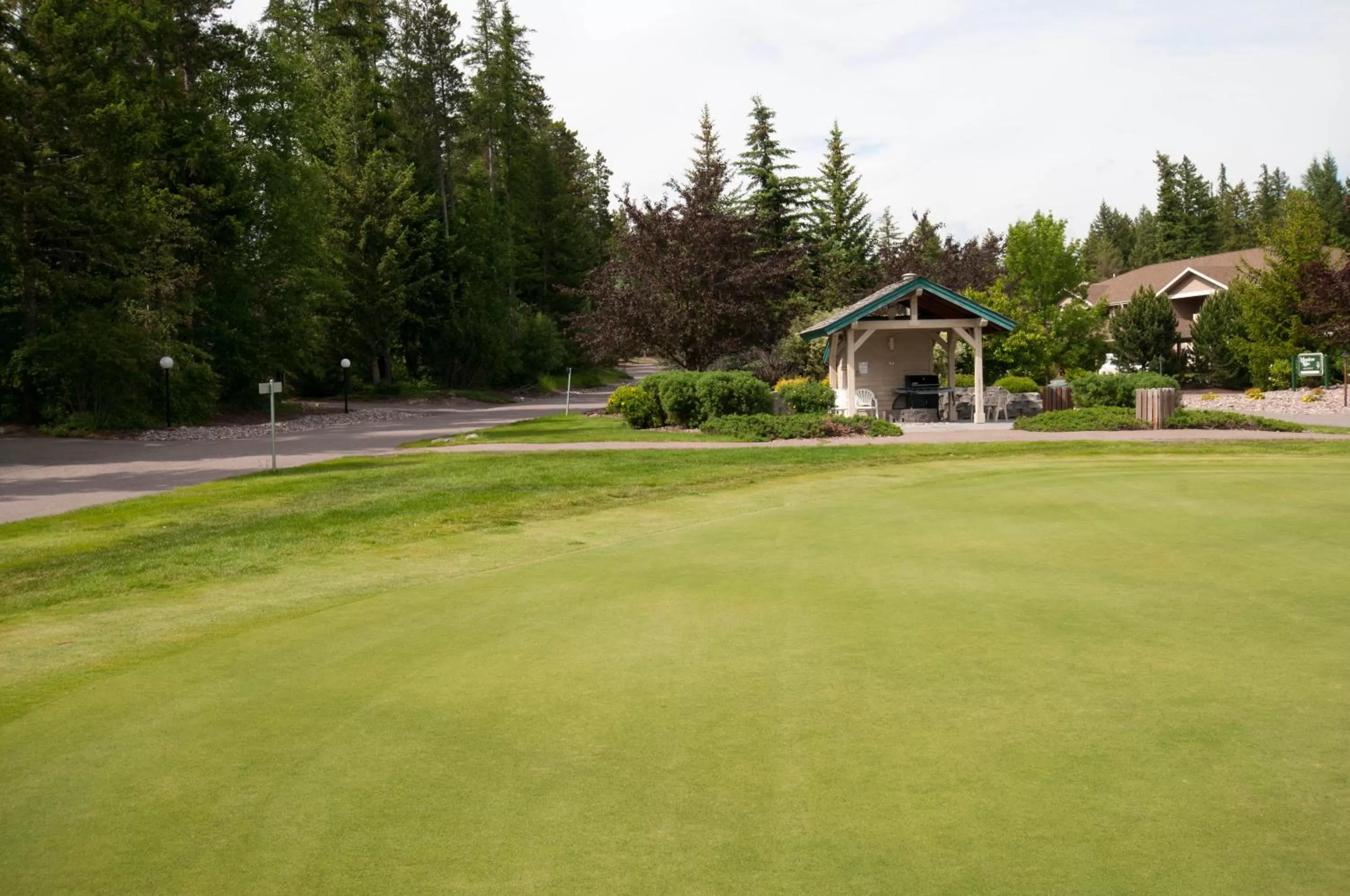 BBQ facilities in Meadow Lake Resort & Condos