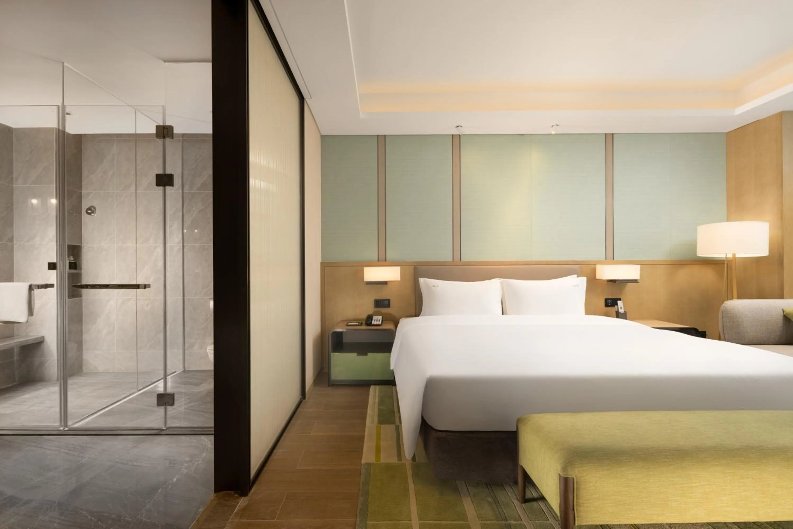 Photo of the whole room, Bed in Holiday Inn Foshan Nanhai Central by IHG