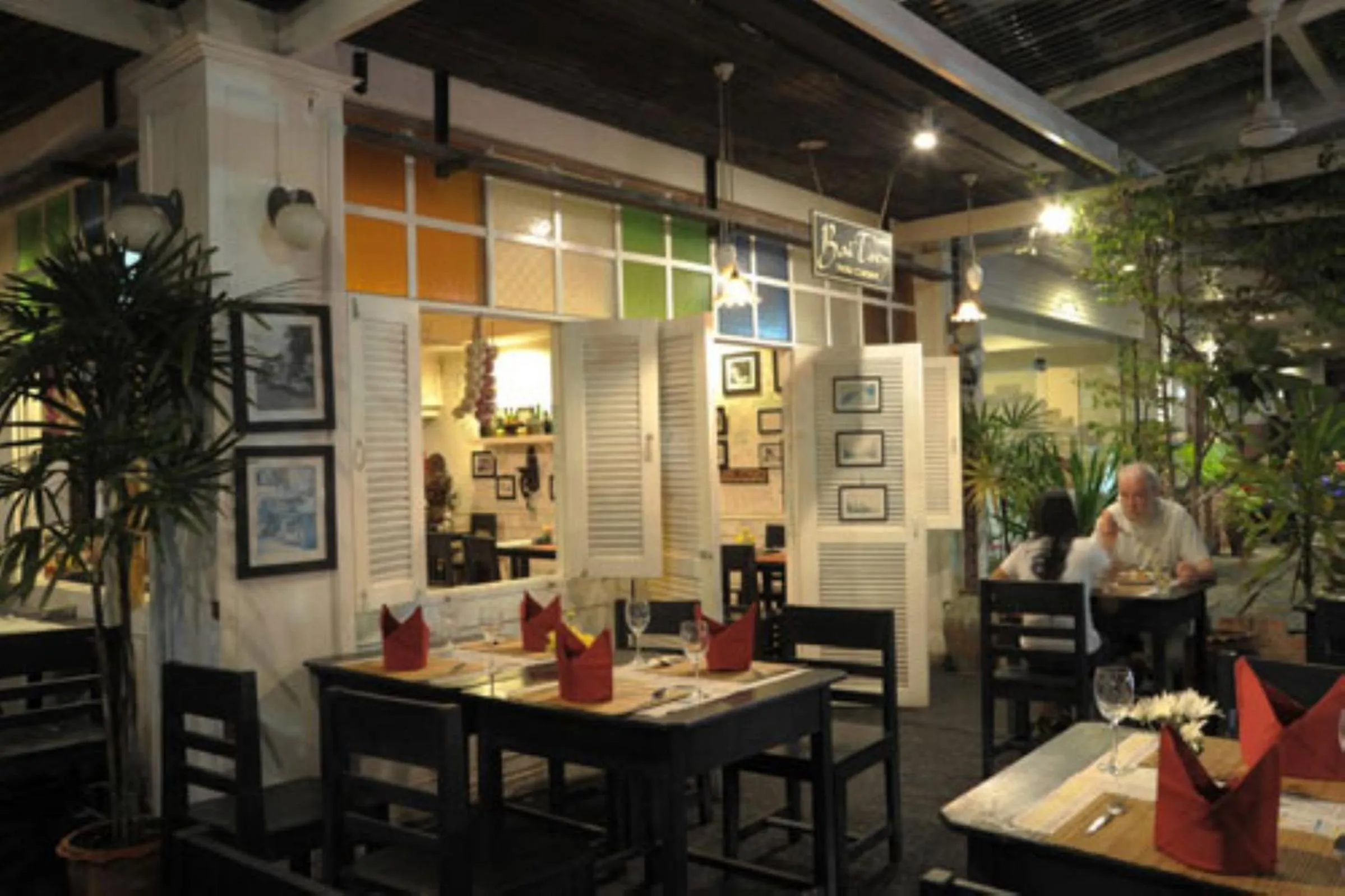 Restaurant/places to eat in The Old Phuket - Karon Beach Resort