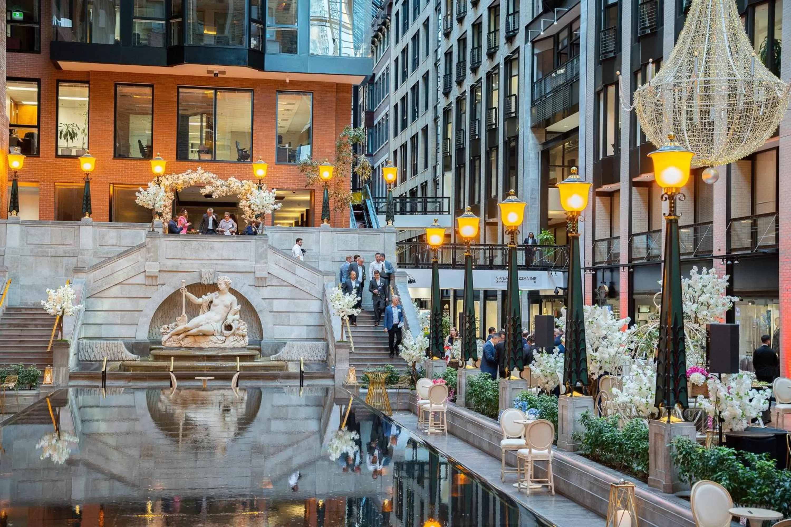 Nearby landmark in InterContinental Montreal by IHG