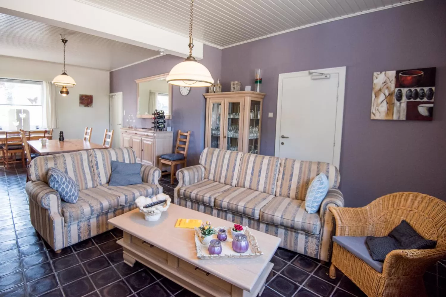 Communal lounge/ TV room in B&B De Kroonhoeve