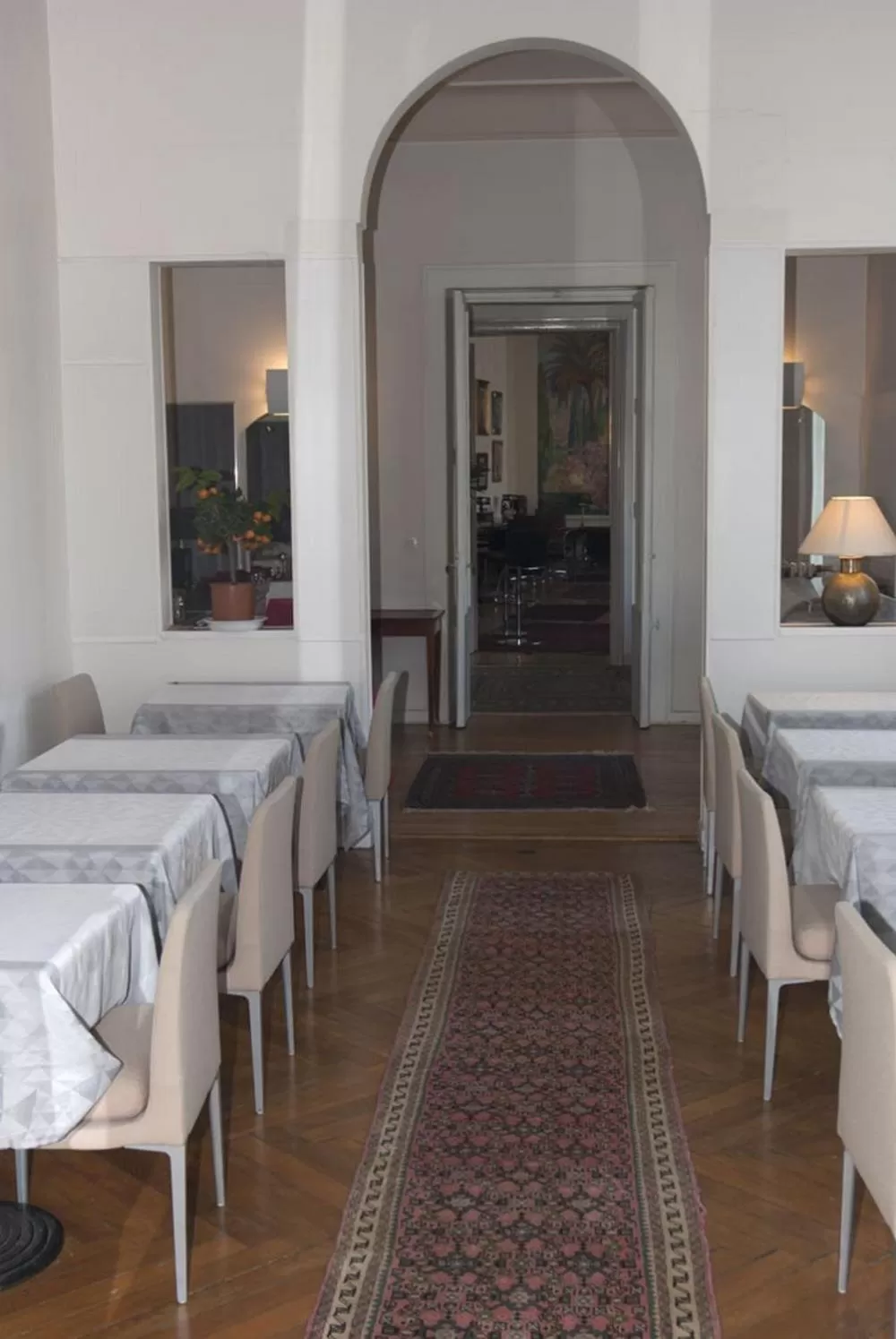 Restaurant/Places to Eat in Acacias Apparts Hotel