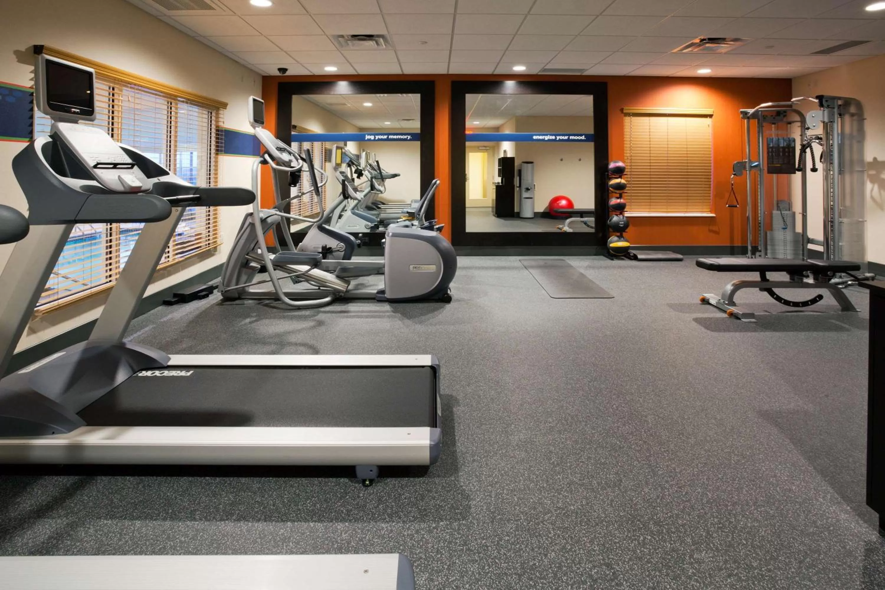 Fitness centre/facilities in Hampton Inn & Suites Minot