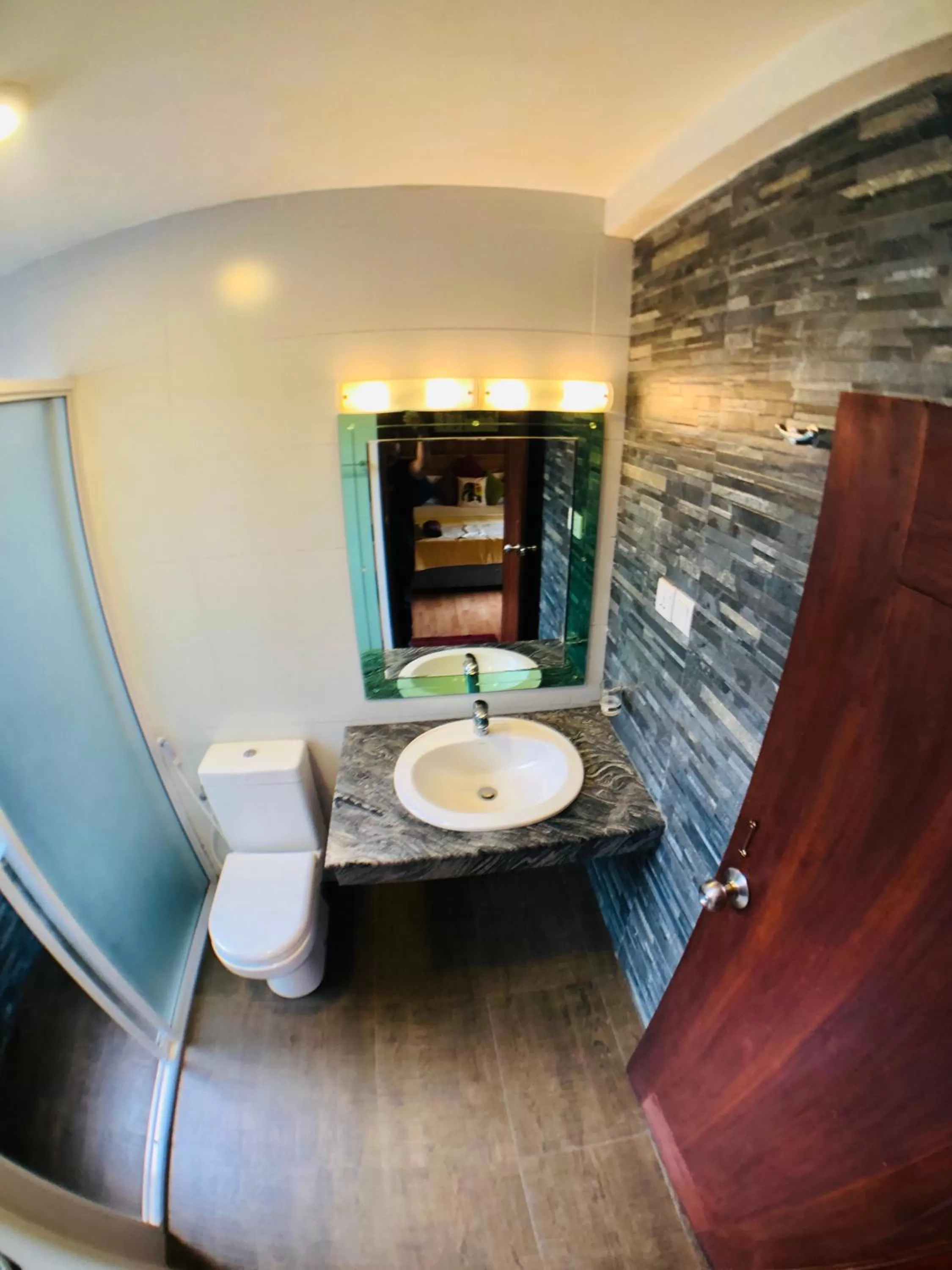 Bathroom in Pigeons Nest