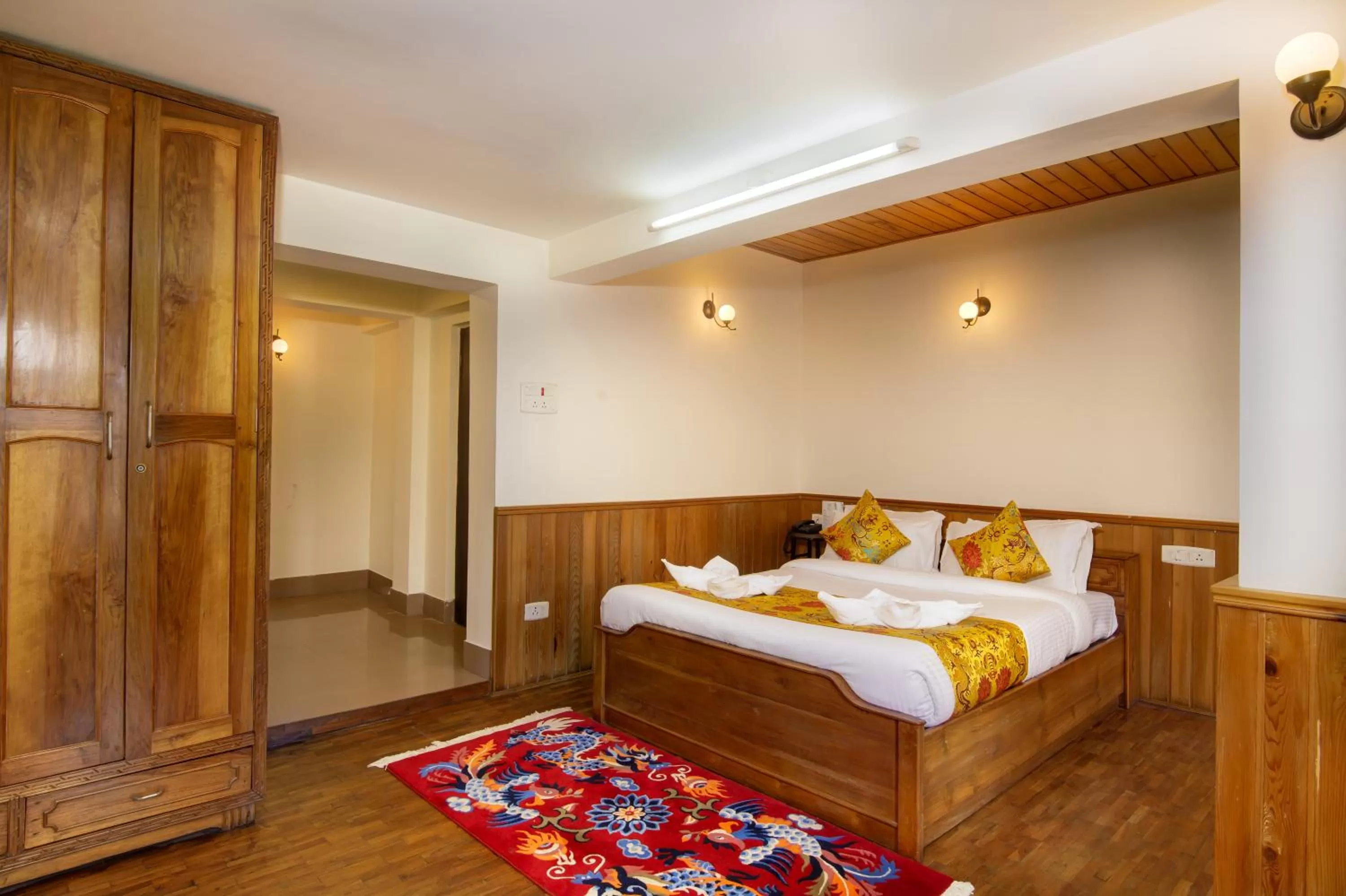 Bed in Muscatel Yavachi - 400 Mts from MG Marg