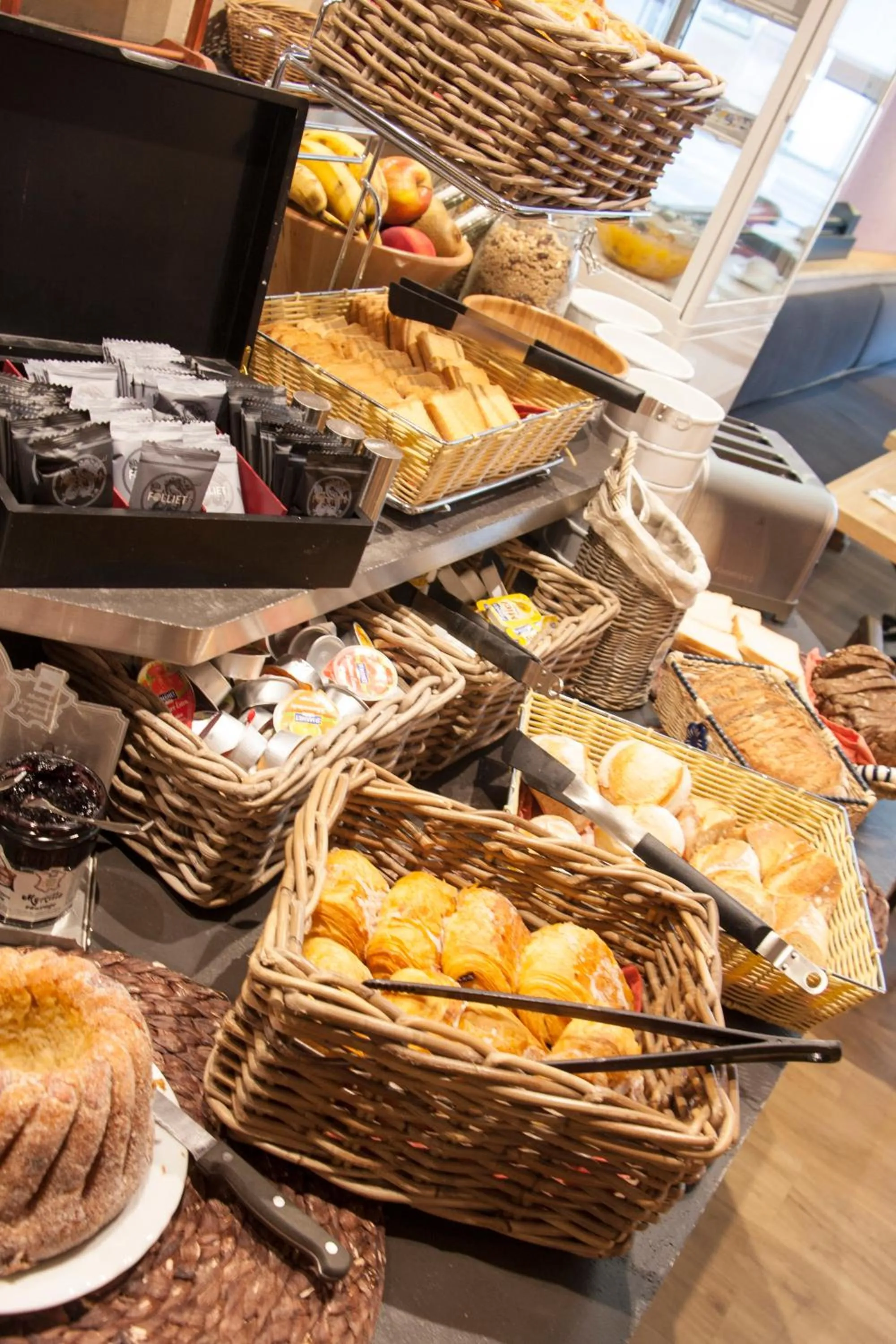 Restaurant/places to eat in Hotel Roses