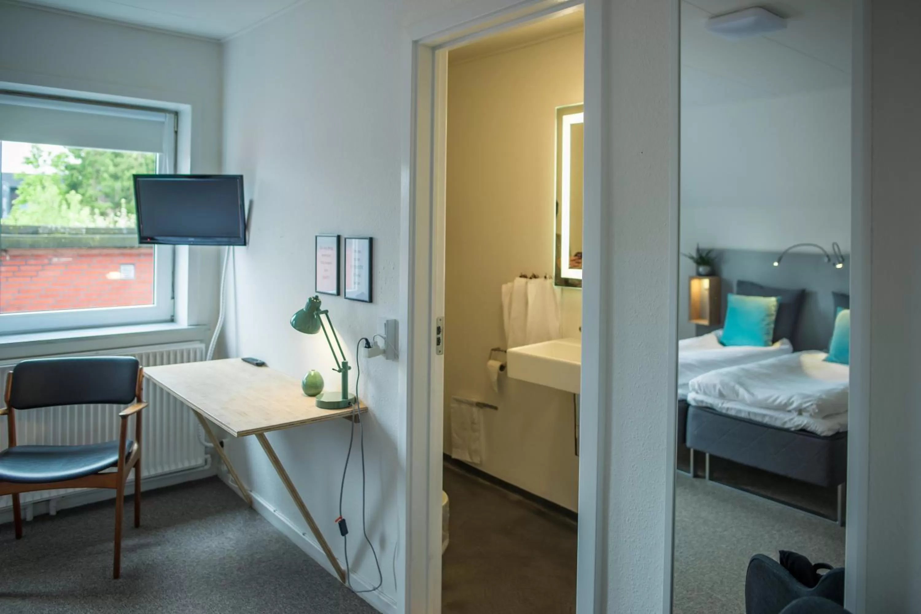 Toilet, Bed in Refborg Hotel