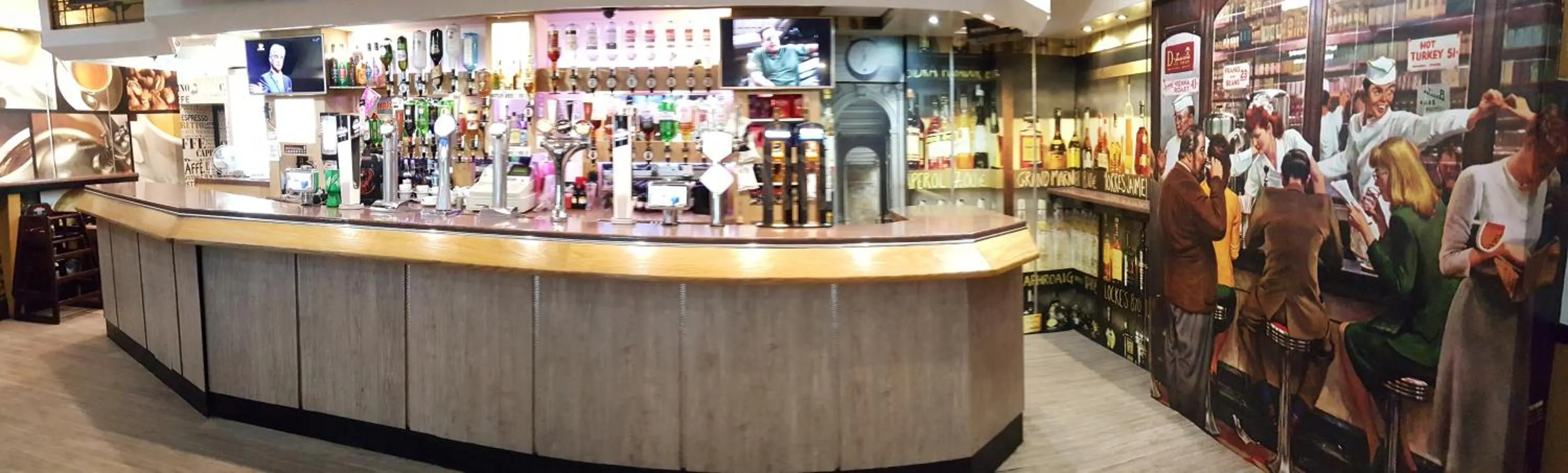 Lounge or bar in The Regal Hotel