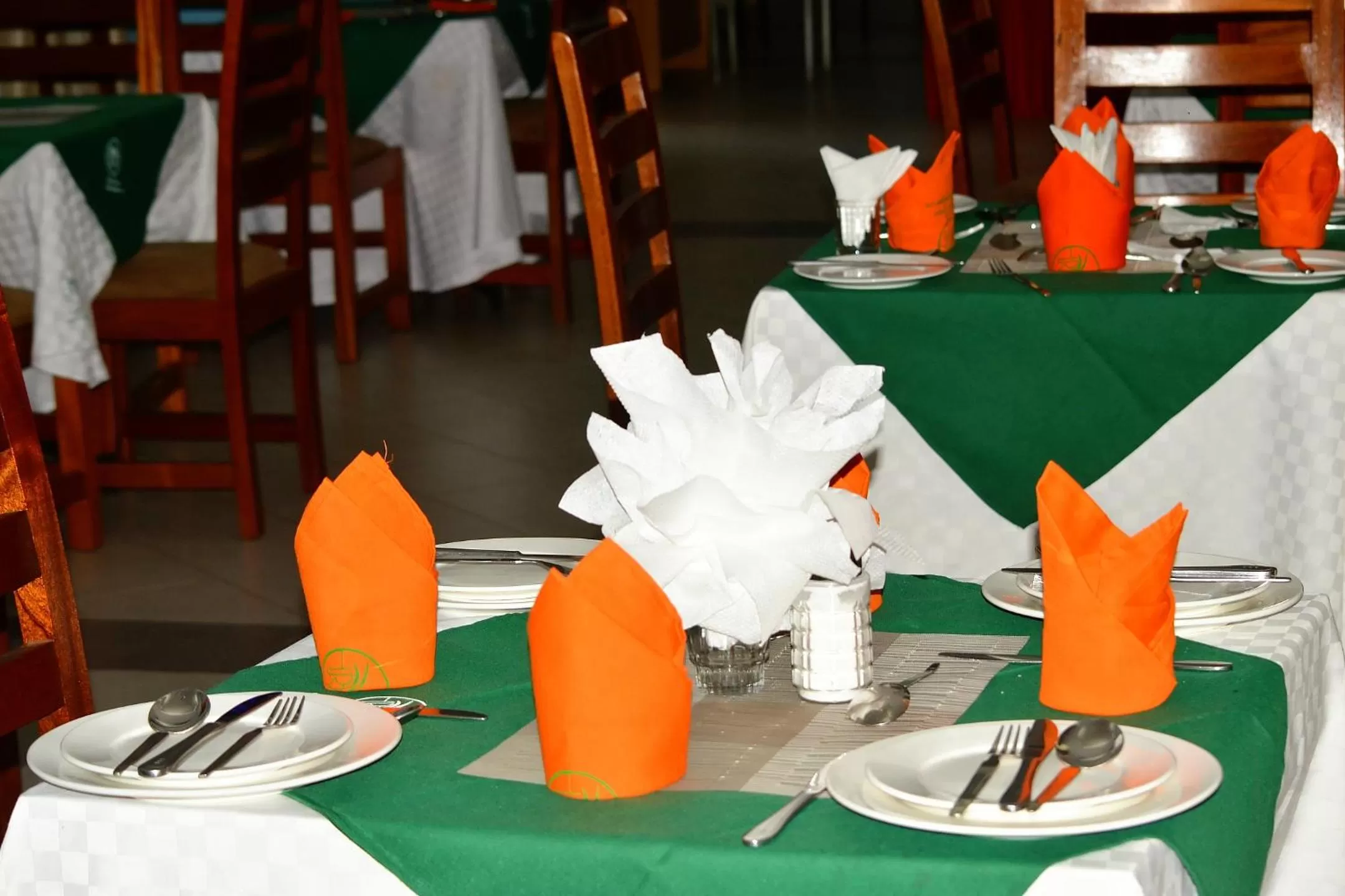 Restaurant/Places to Eat in Royal Green Gardens Resort