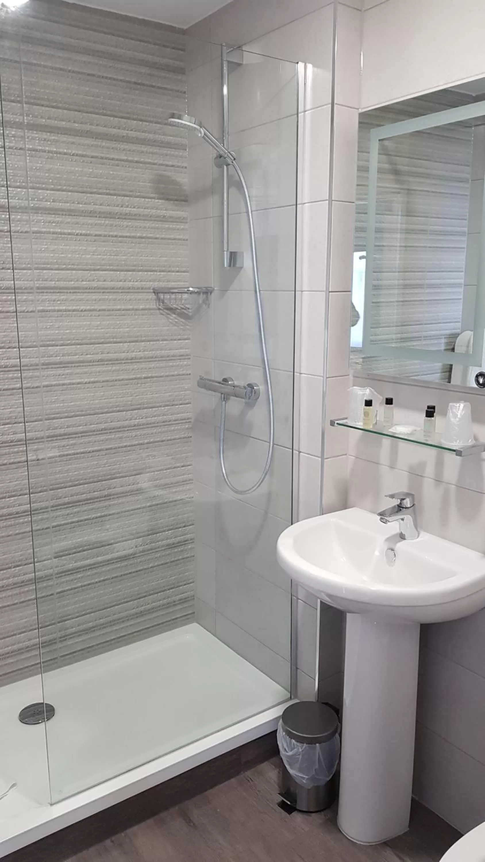 Bathroom in The Jephson Hotel; BW Signature Collection