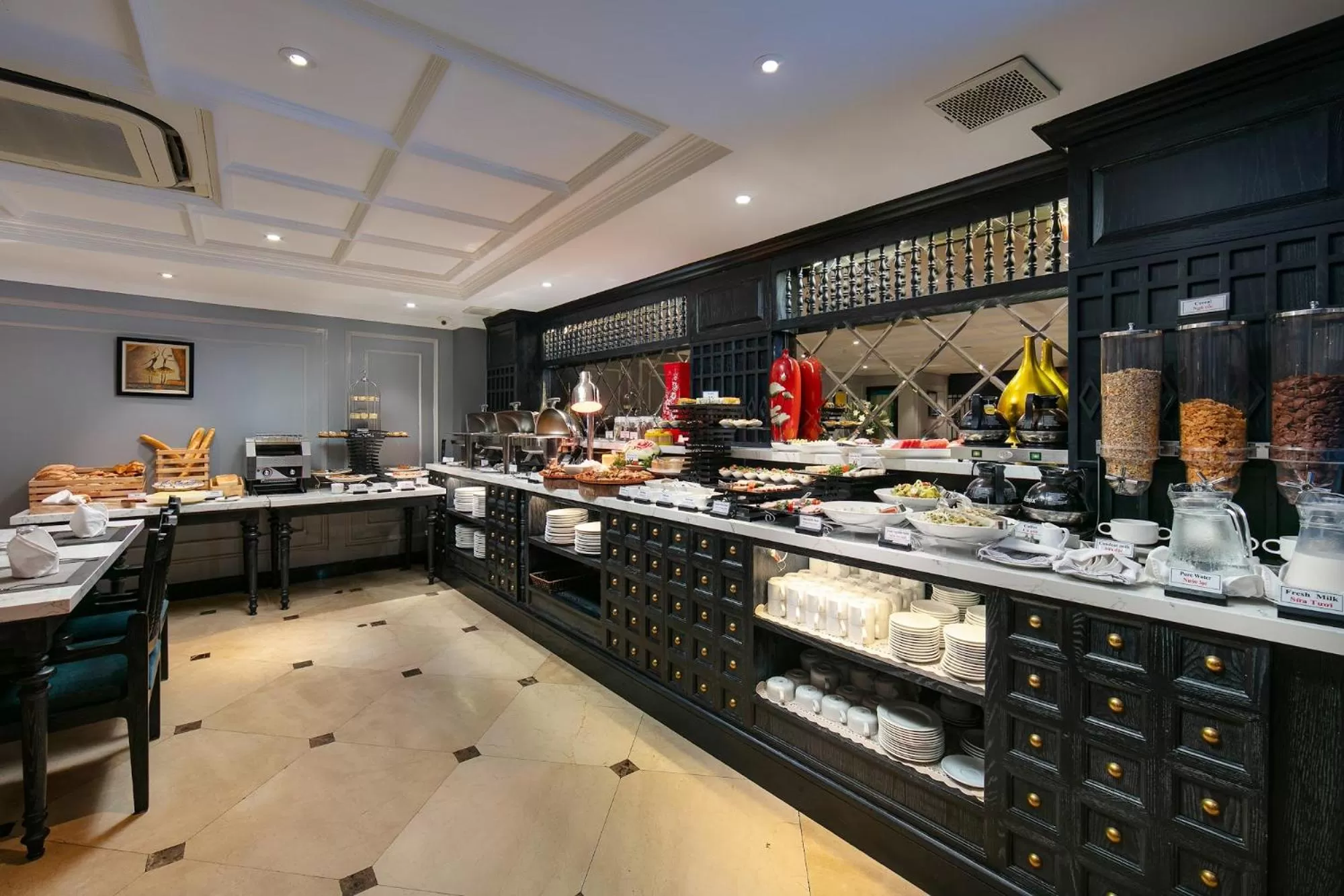 Restaurant/places to eat in Scent Premium Hotel