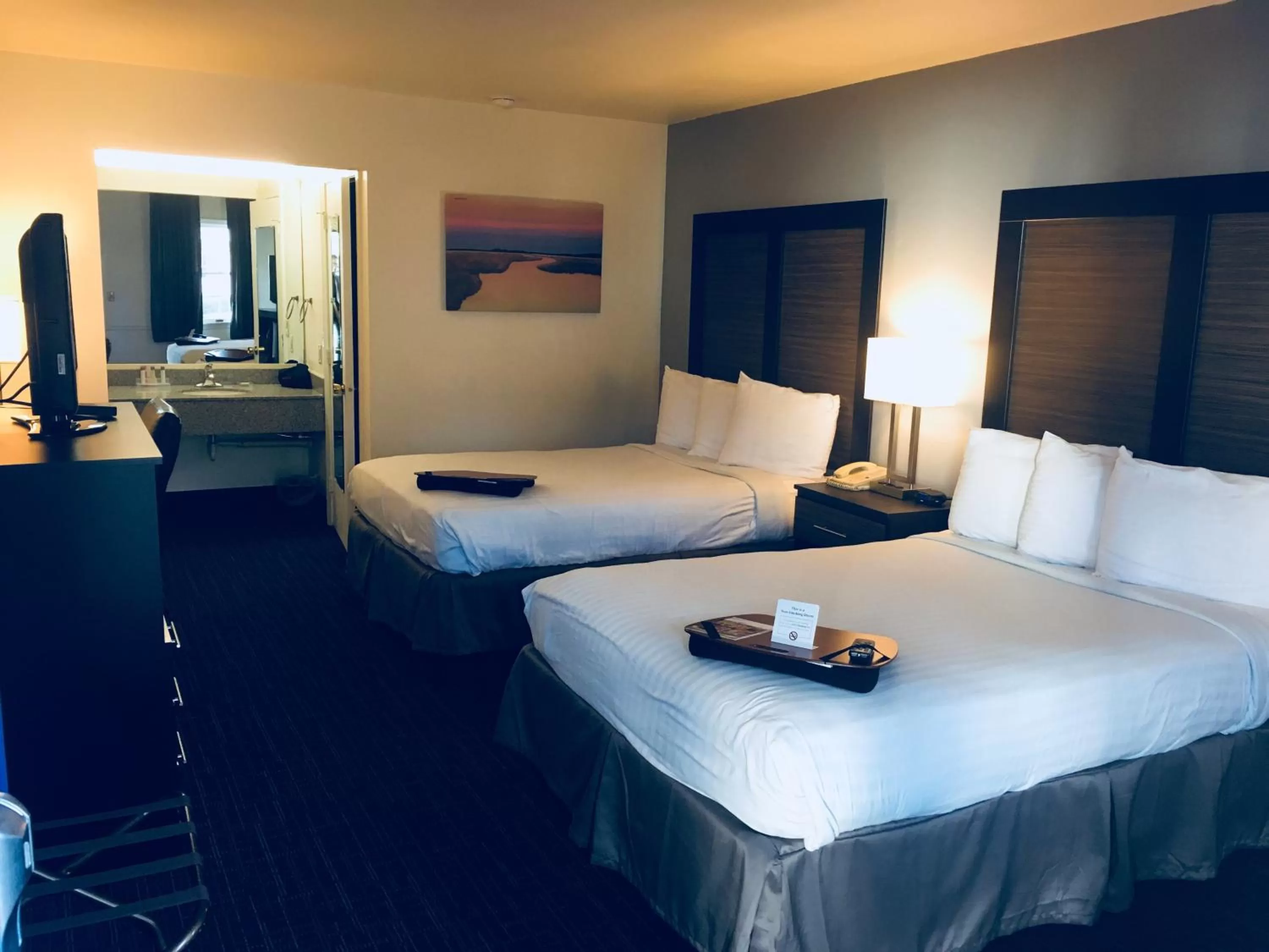 Bedroom, Bed in St. Michaels Inn