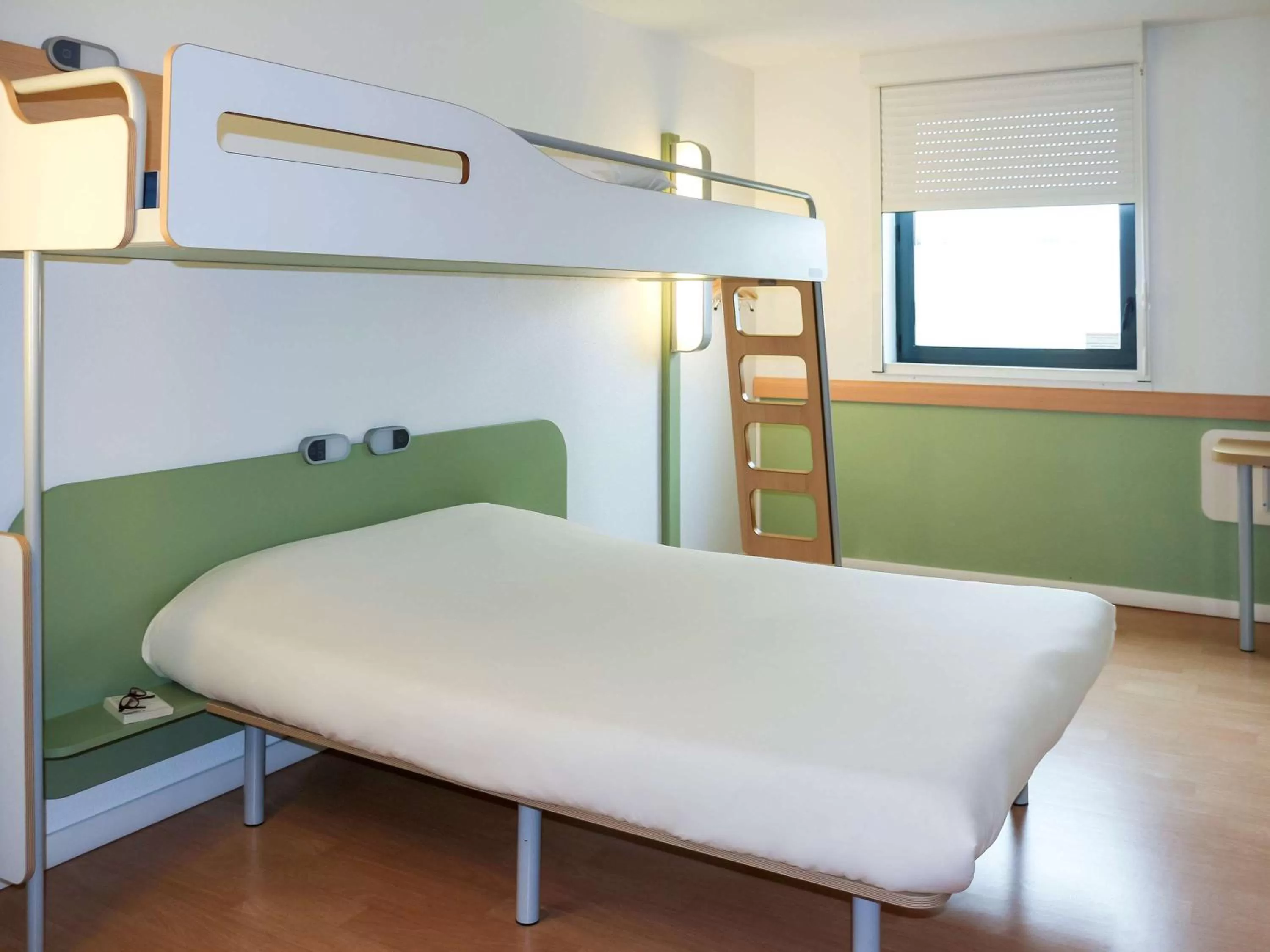 Photo of the whole room, Bed in ibis budget Castelnaudary - A61