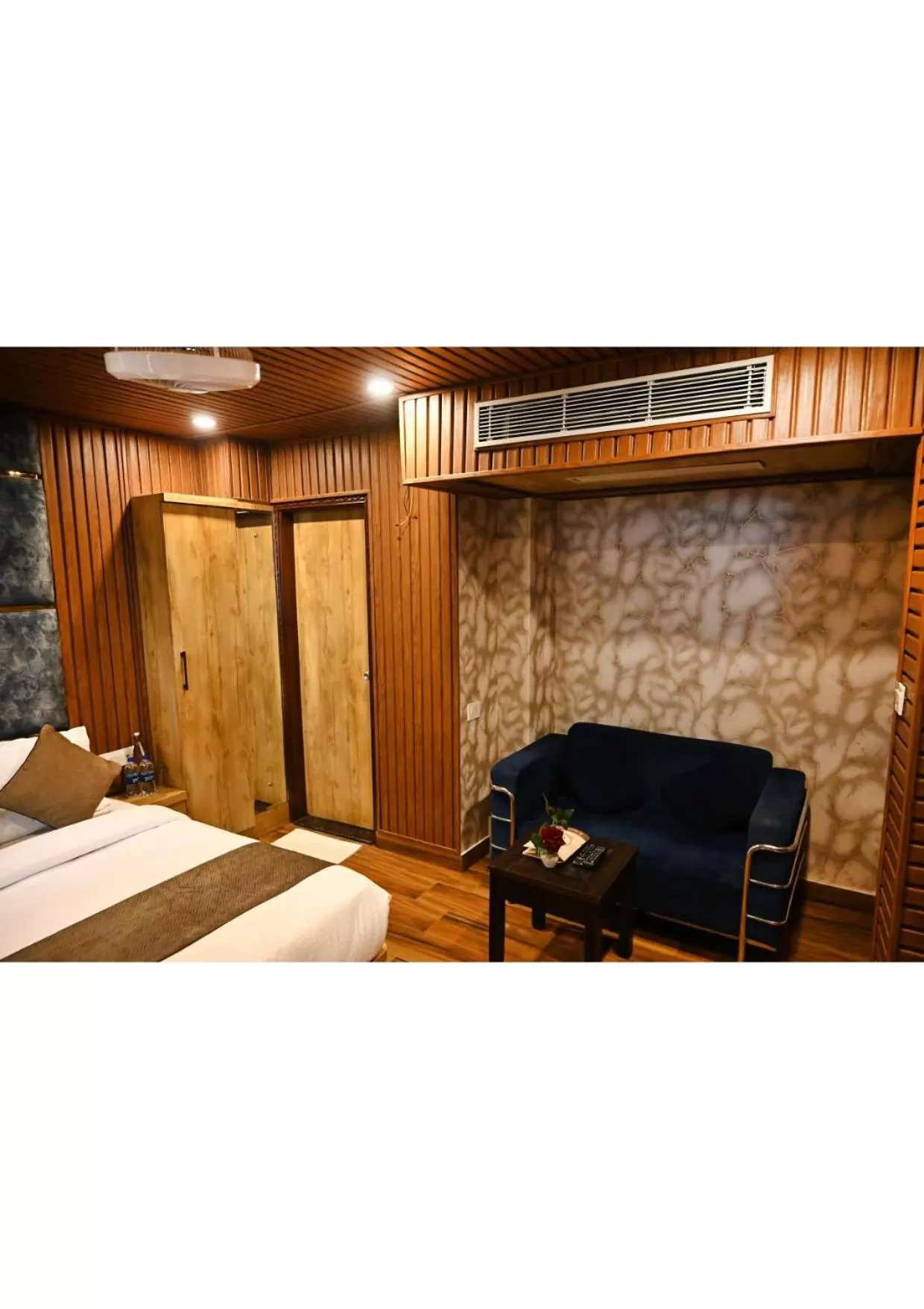 Photo of the whole room, Bed in Hotel Heritage Inn at Assi Ghat